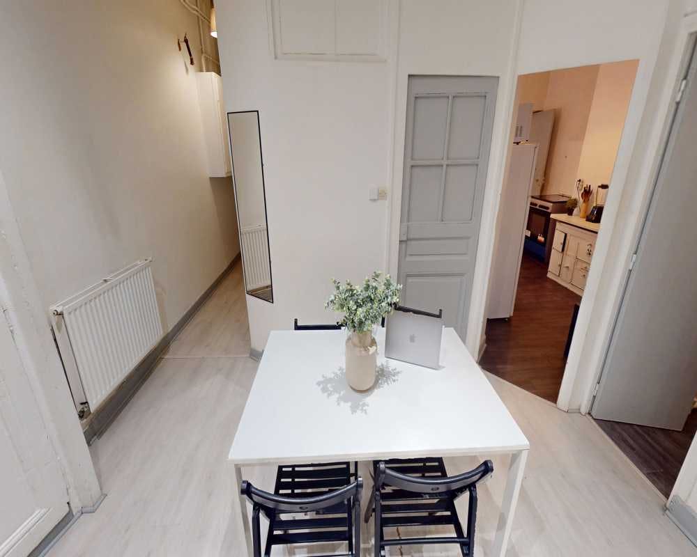 Private room in Rue Saint-Jean, Lyon (1599708) room image 2
