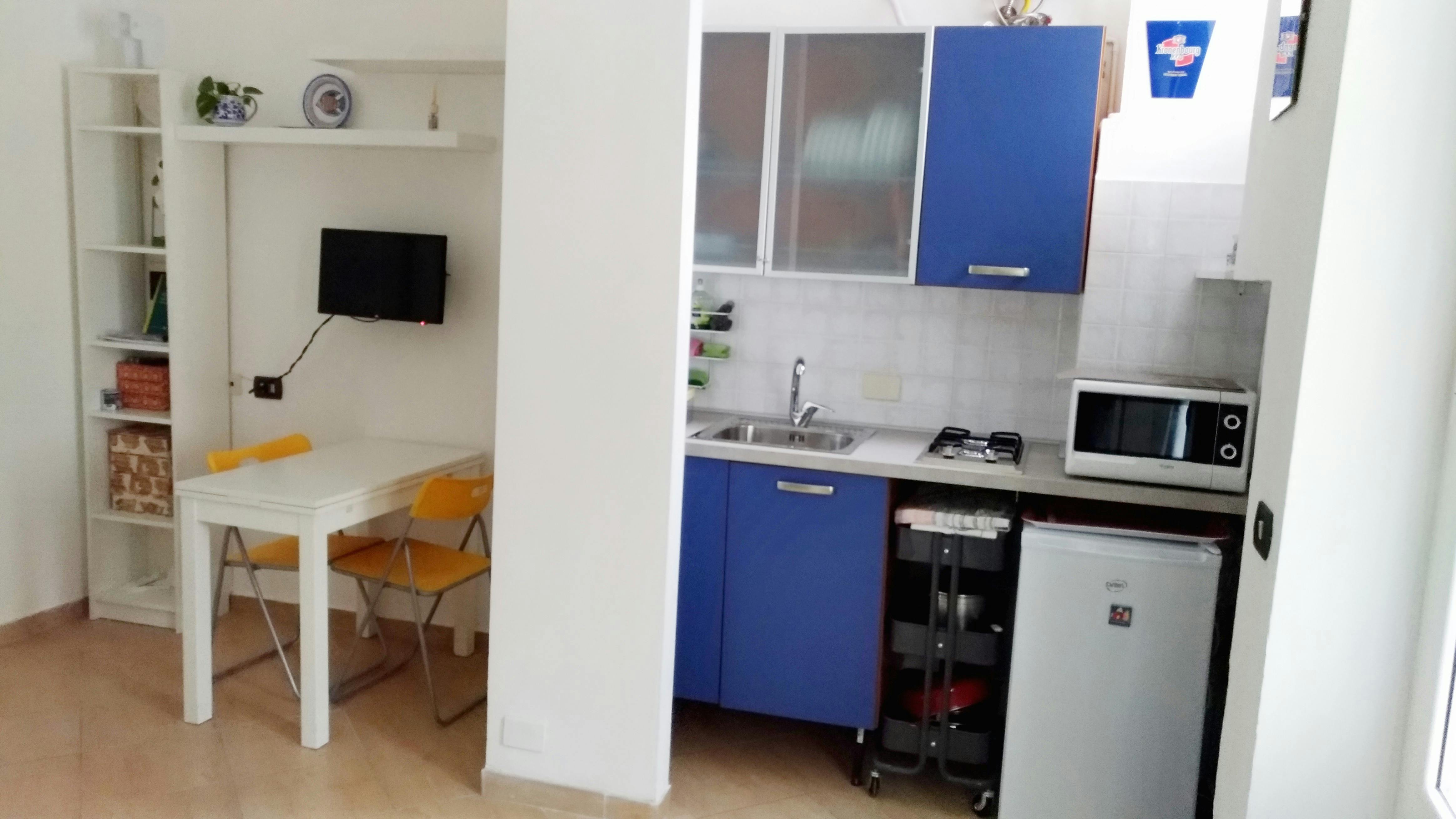 Studio for rent for €1,150 per month in Milan, Via Nicola Palmieri