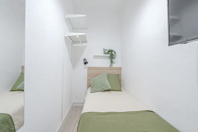Private room in Calle de Nicolás Sánchez, Madrid (1599951) room image 2