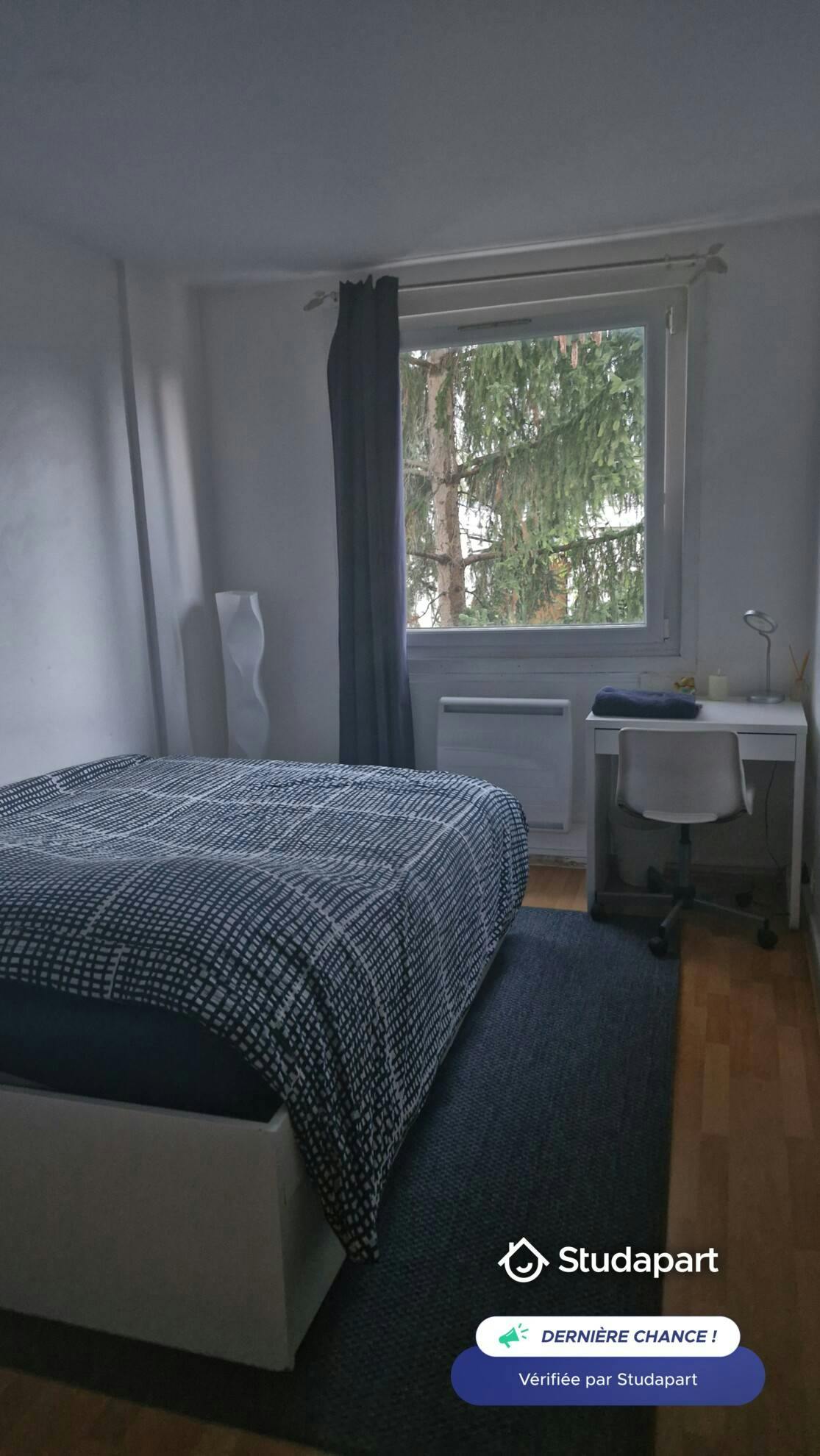 Private room for rent for €550 per month in Fresnes, Résidence de Tourvoie