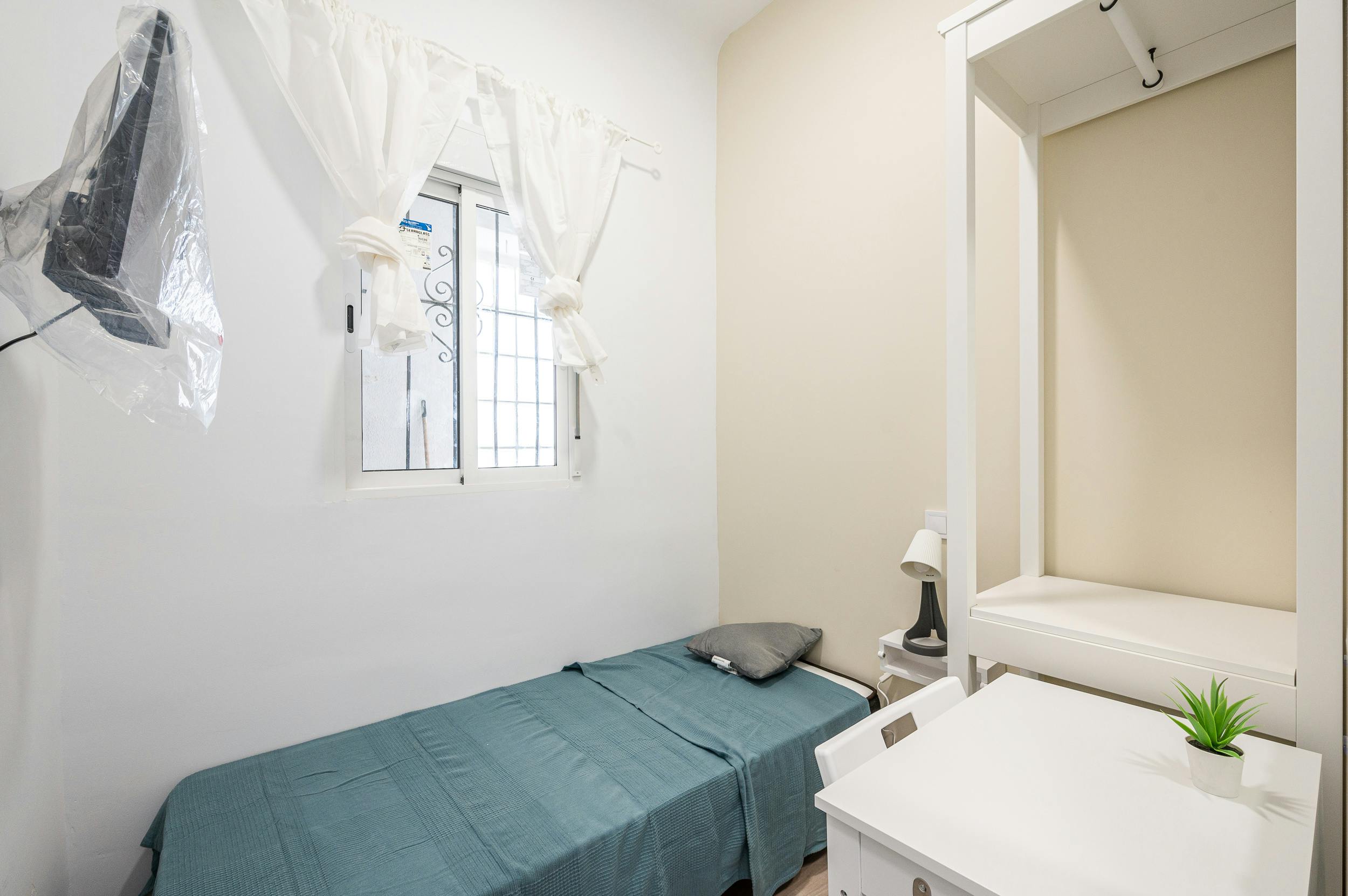 Quarto privado para alugar por € 450 por mês em Madrid, Calle Santa Áurea