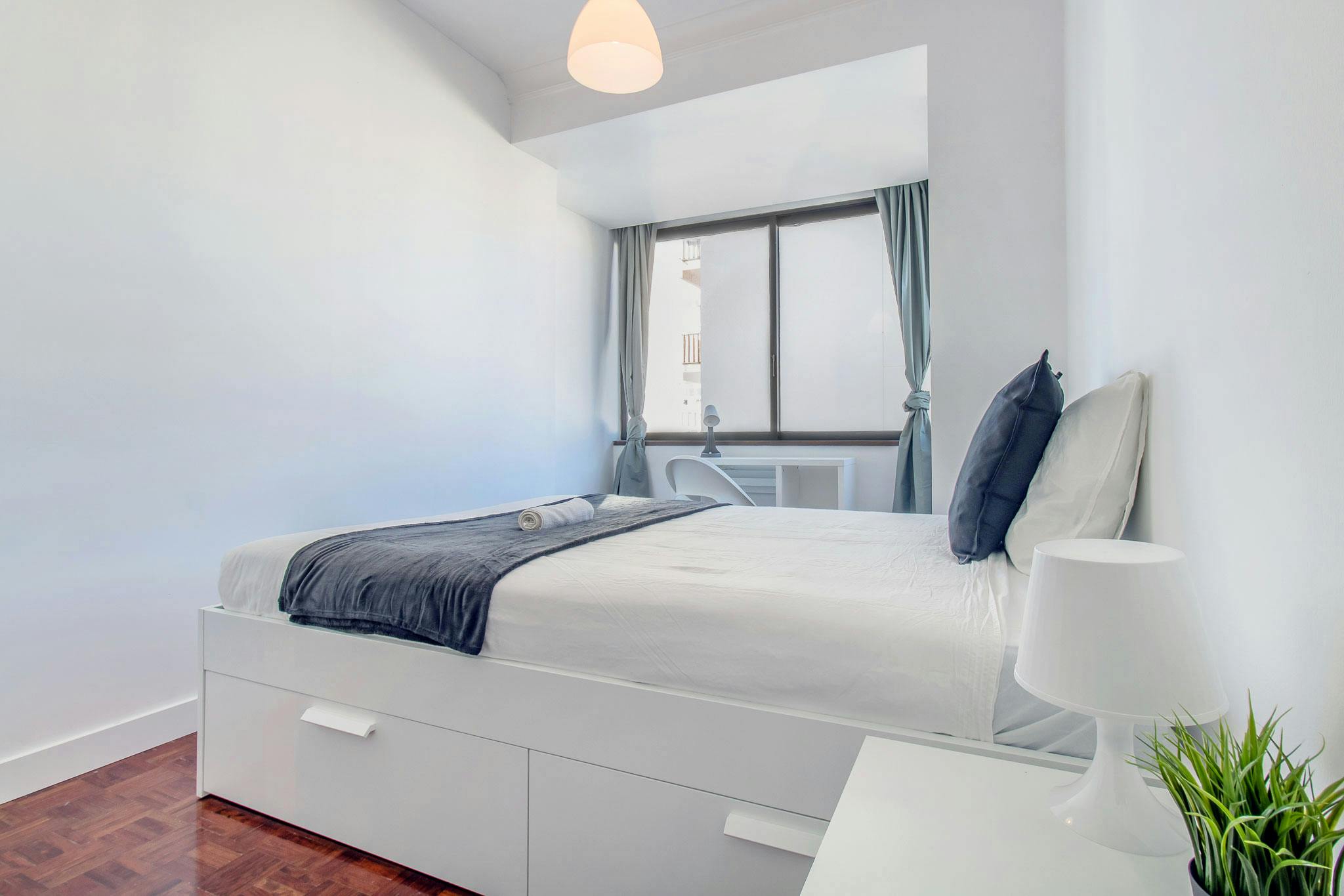 Private room for rent for €650 per month in Lisbon, Rua Conde Almoster