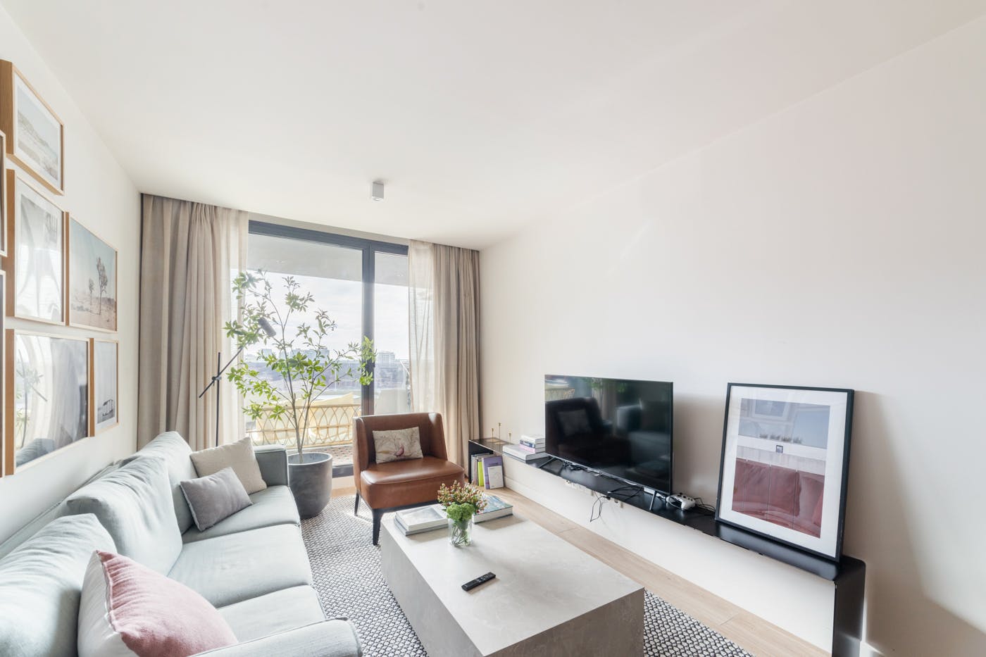 Paseo de la Dirección, Madrid preview