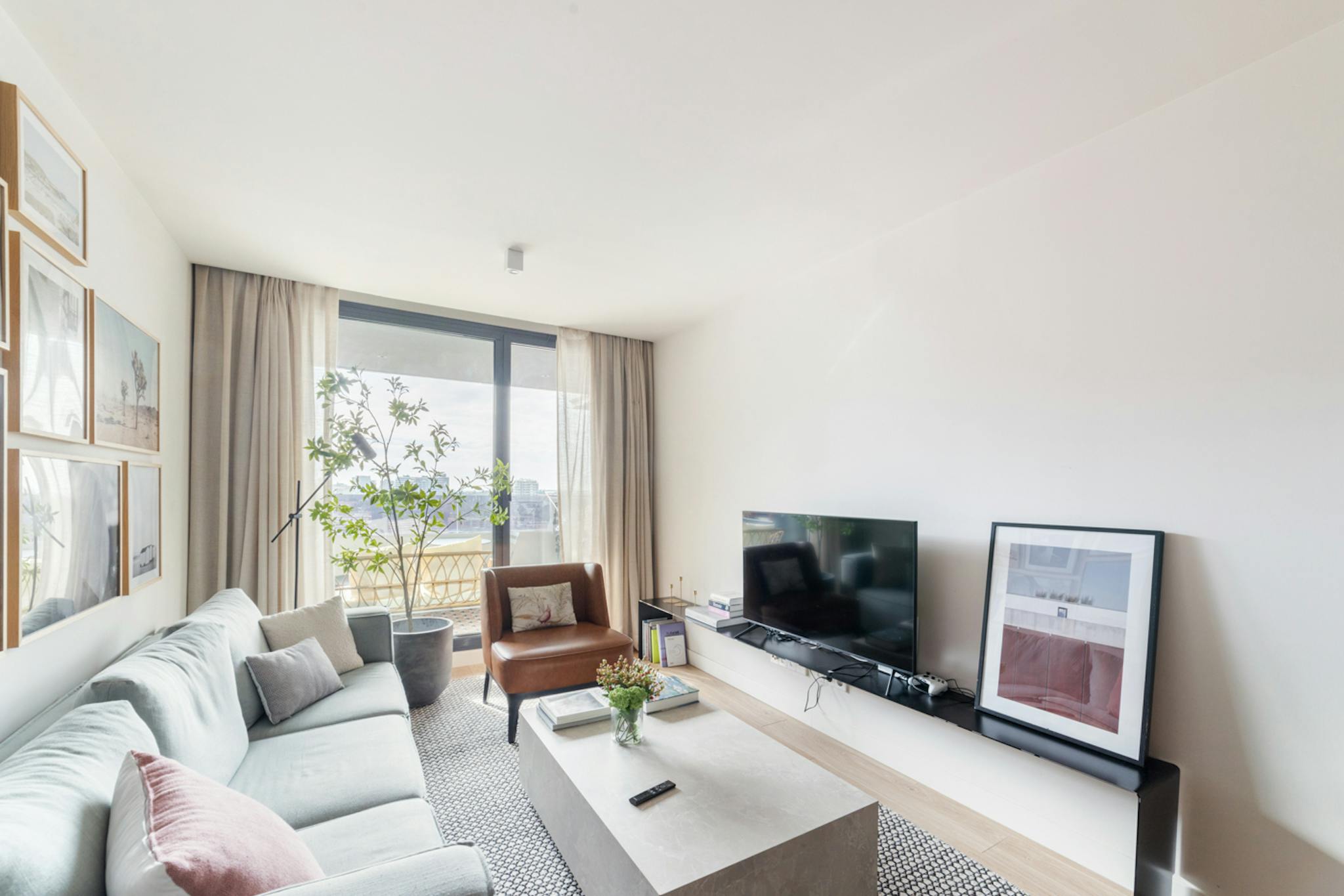 Paseo de la Dirección, Madrid preview