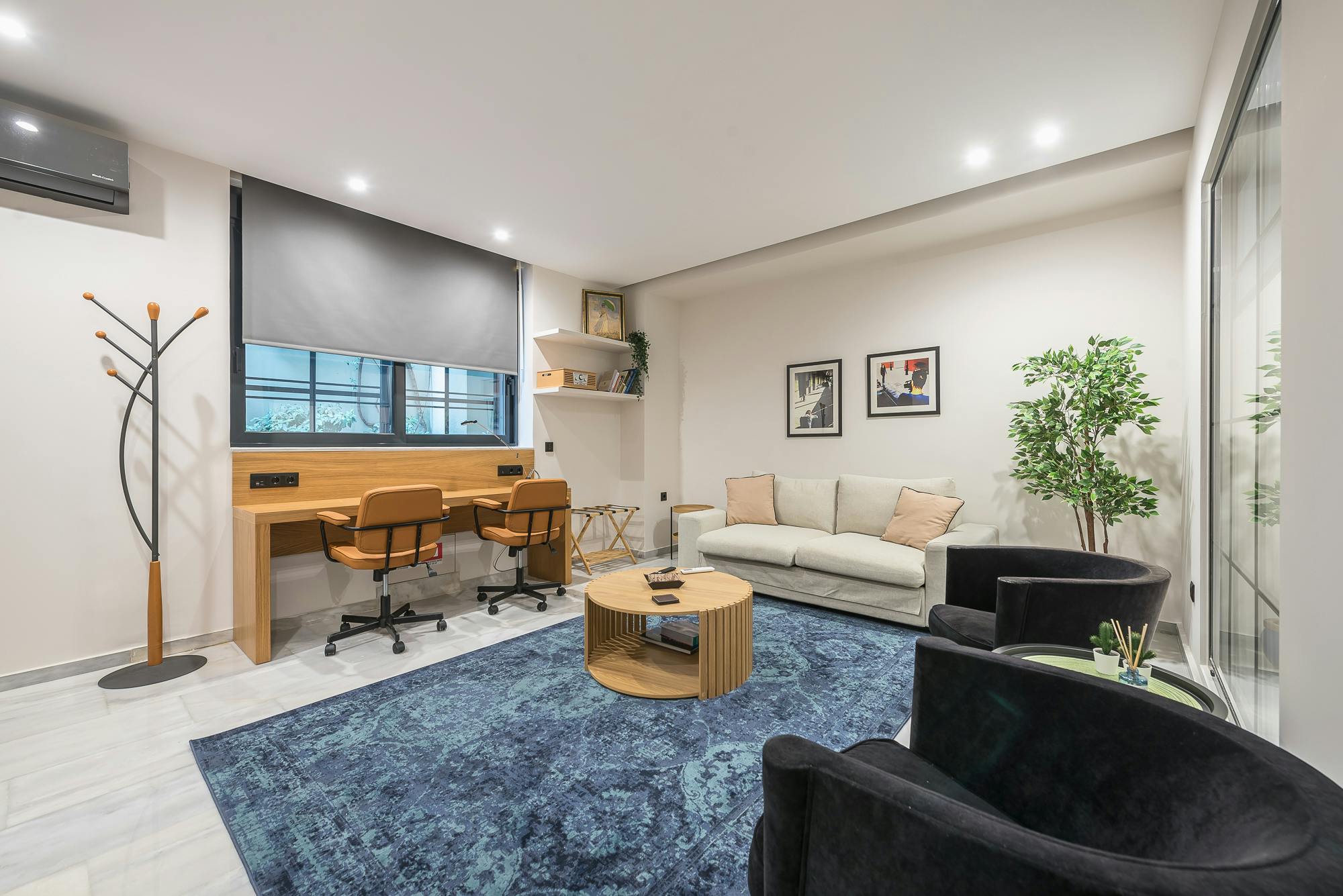 公寓 正在以 €1,200 的月租出租，其位于 Athina, Likavittou