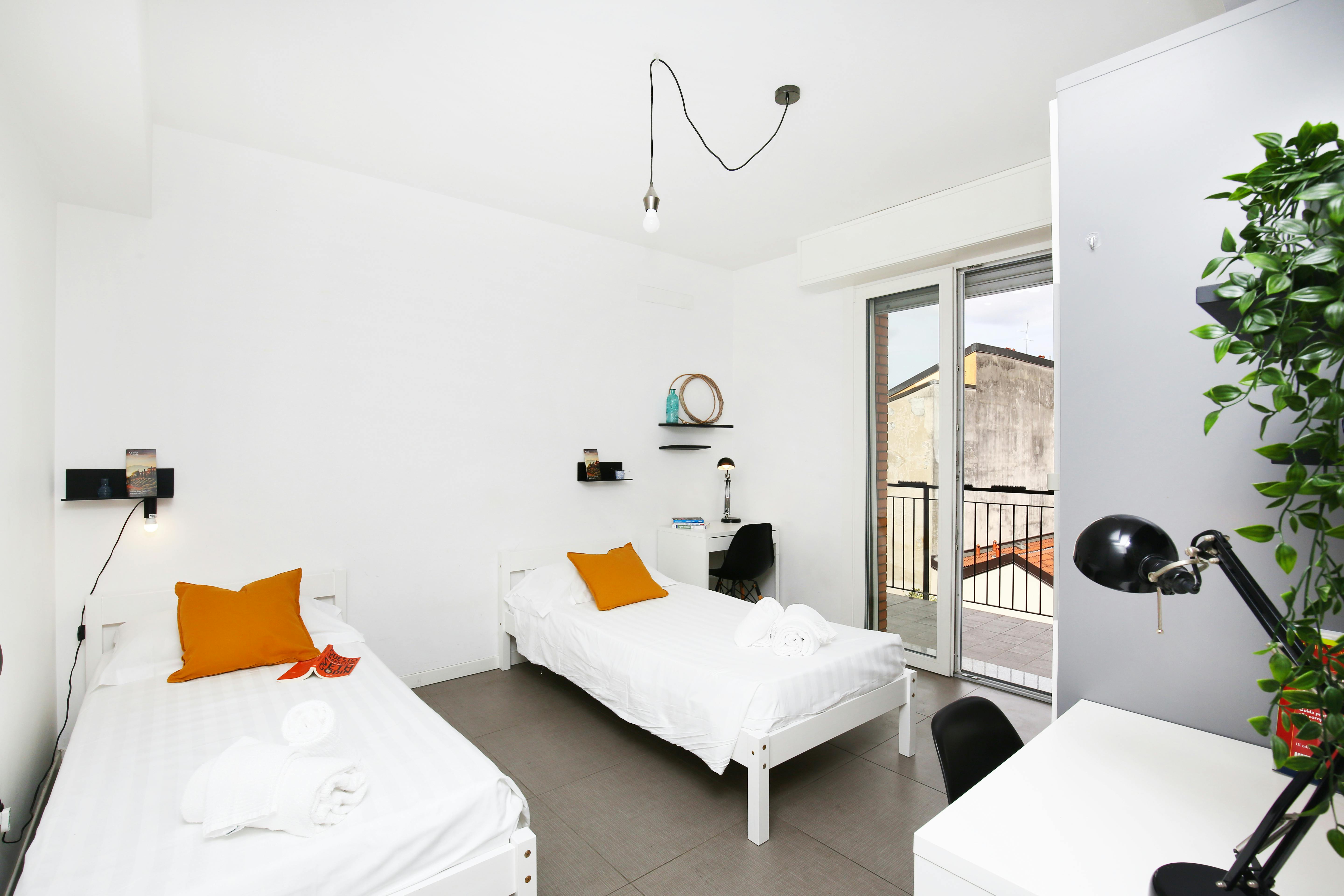 Shared room for rent for €570 per month in Milan, Via Luigi Mercantini