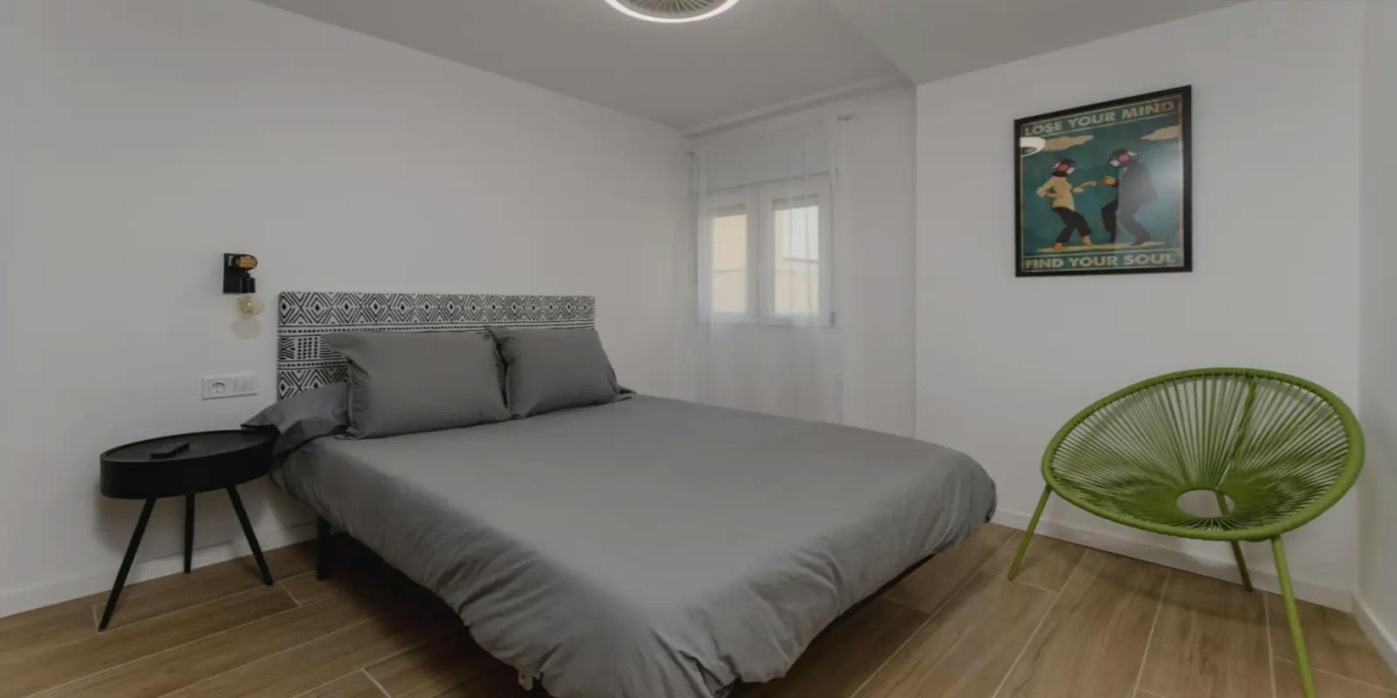 Private room for rent for €425 per month in Valencia, Carrer de Jerónima Galés