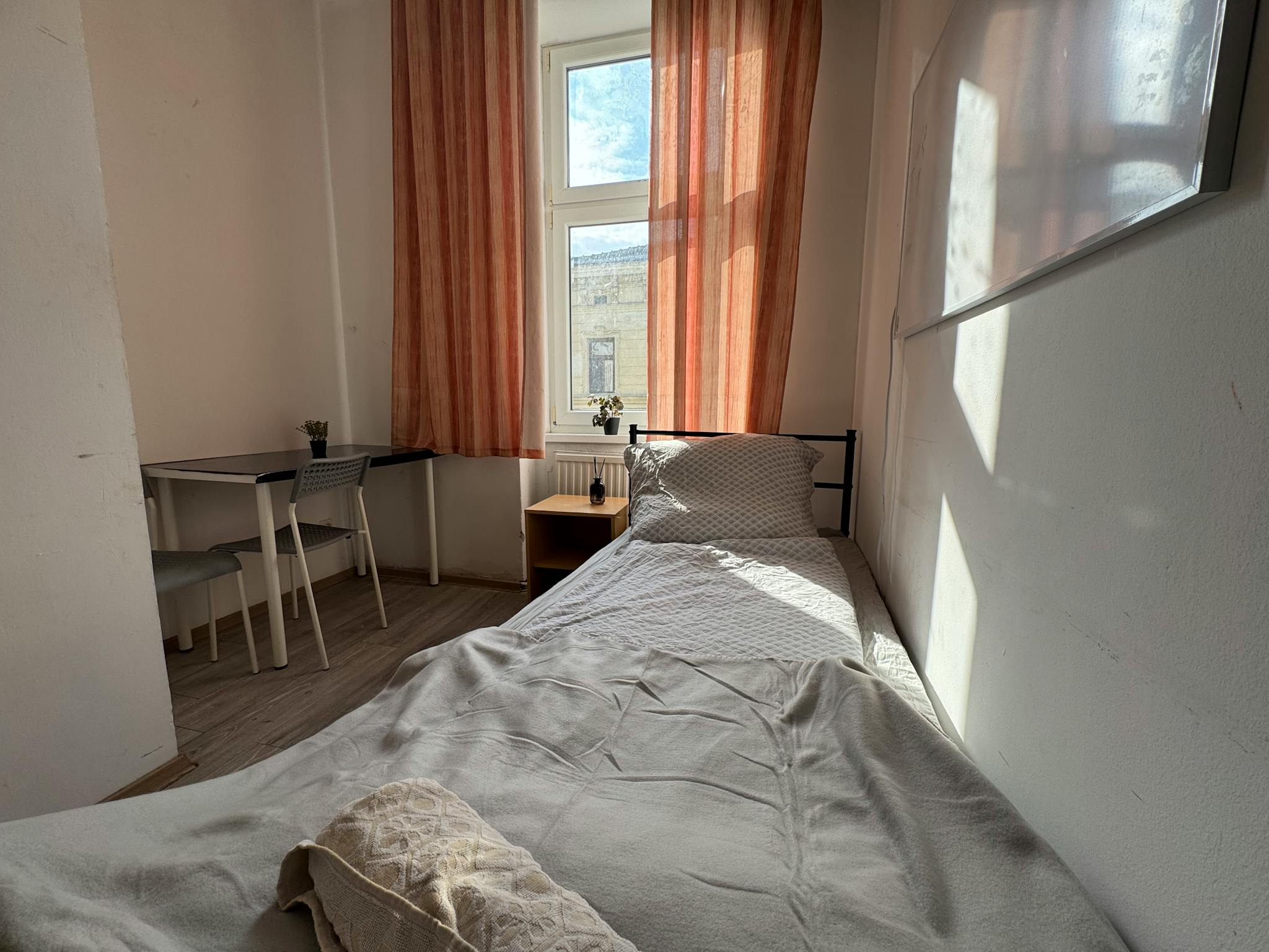 Alliiertenstraße, Vienna preview