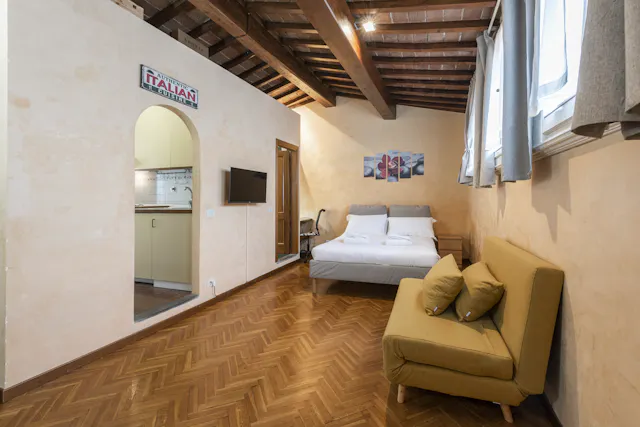 1-Bedroom Apartment in Via Giovanni Da Verrazzano, Florence (1600815) room image 1