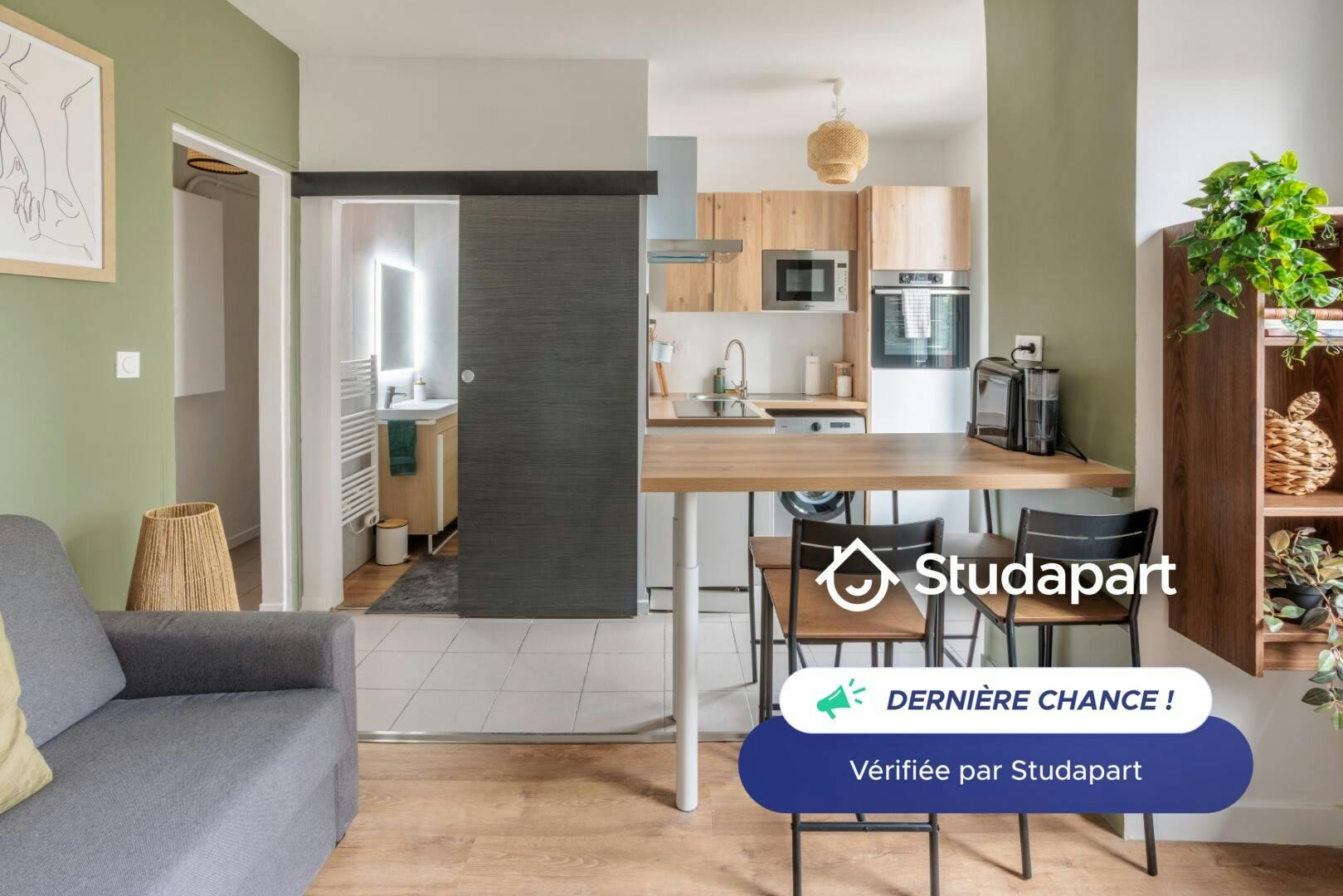 Apartment for rent for €1,050 per month in Aubervilliers, Passage des Roses