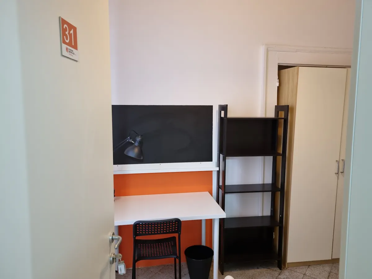Private room in Via Pietro Trinchera, Naples