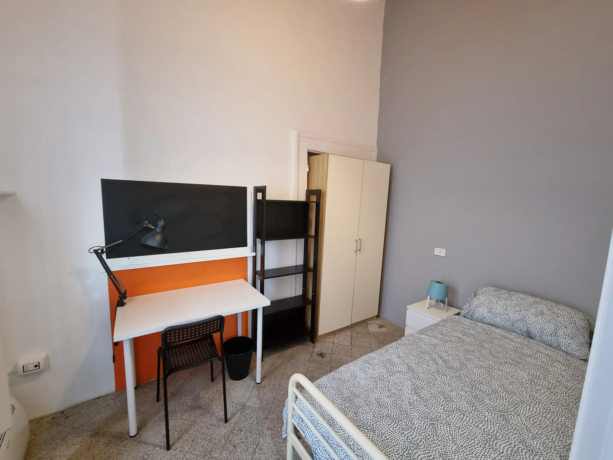 Private room in Via Pietro Trinchera, Naples 2