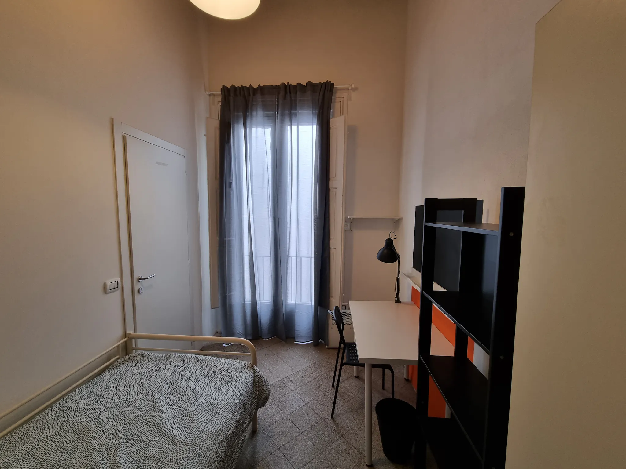 Private room in Via Pietro Trinchera, Naples 1