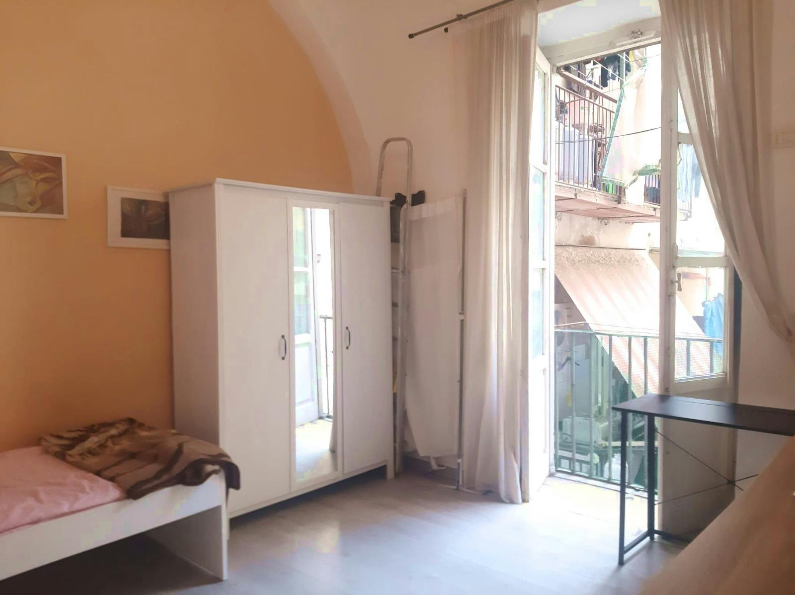 Vico Gabella della Farina, Naples