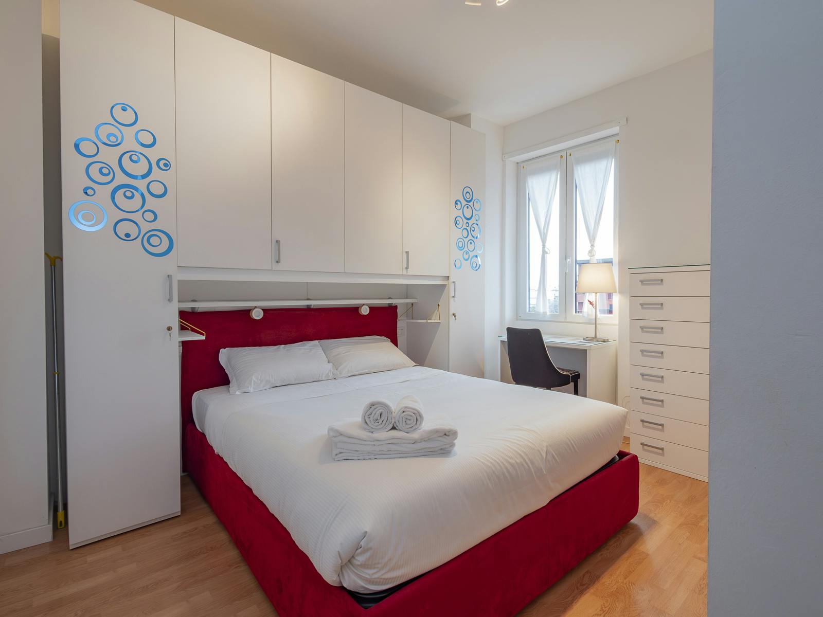 Via Giovanni Scheiwiller, Milan