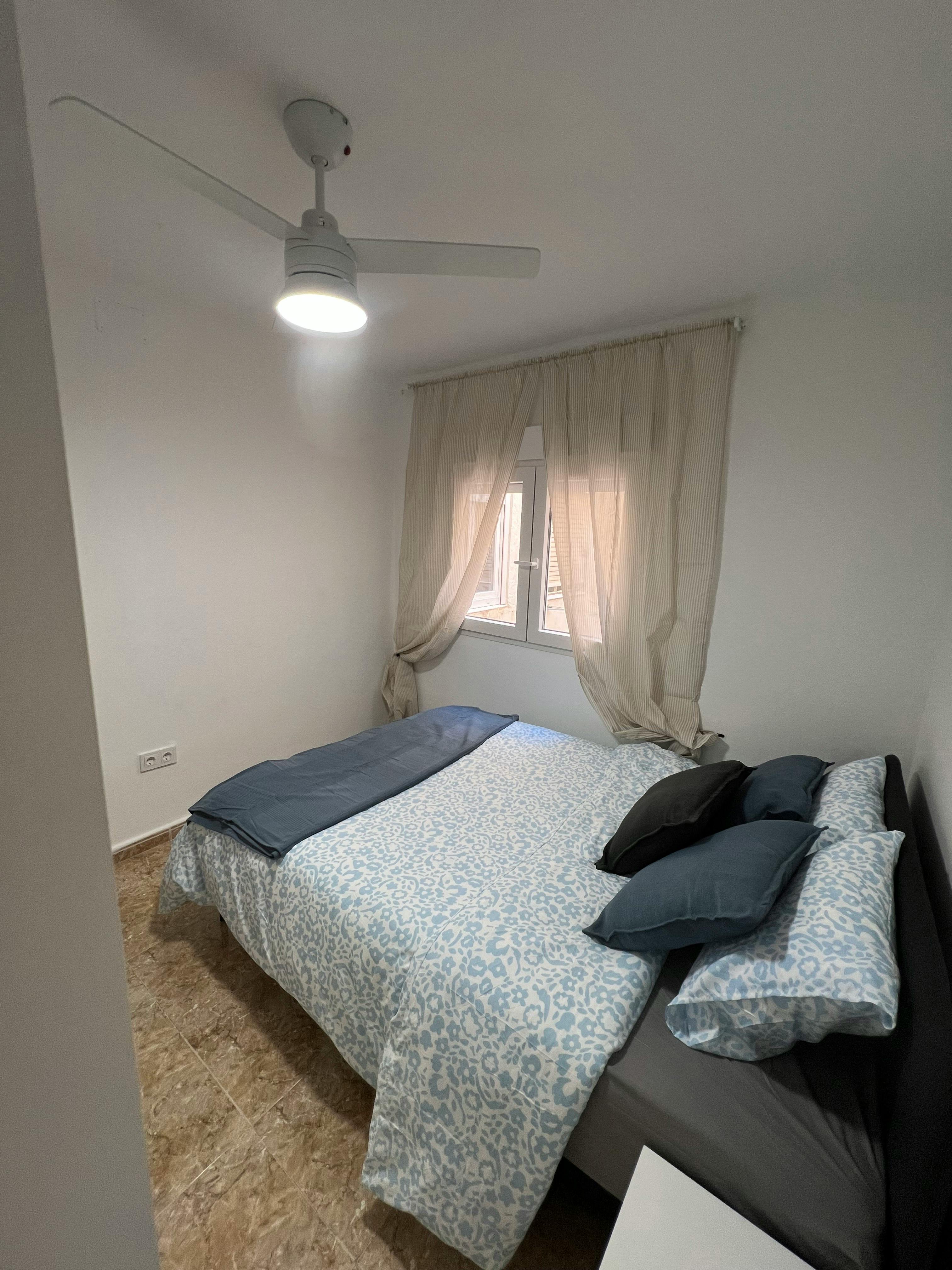Apartment Alicante, 1 bed, 8m² — photo 1