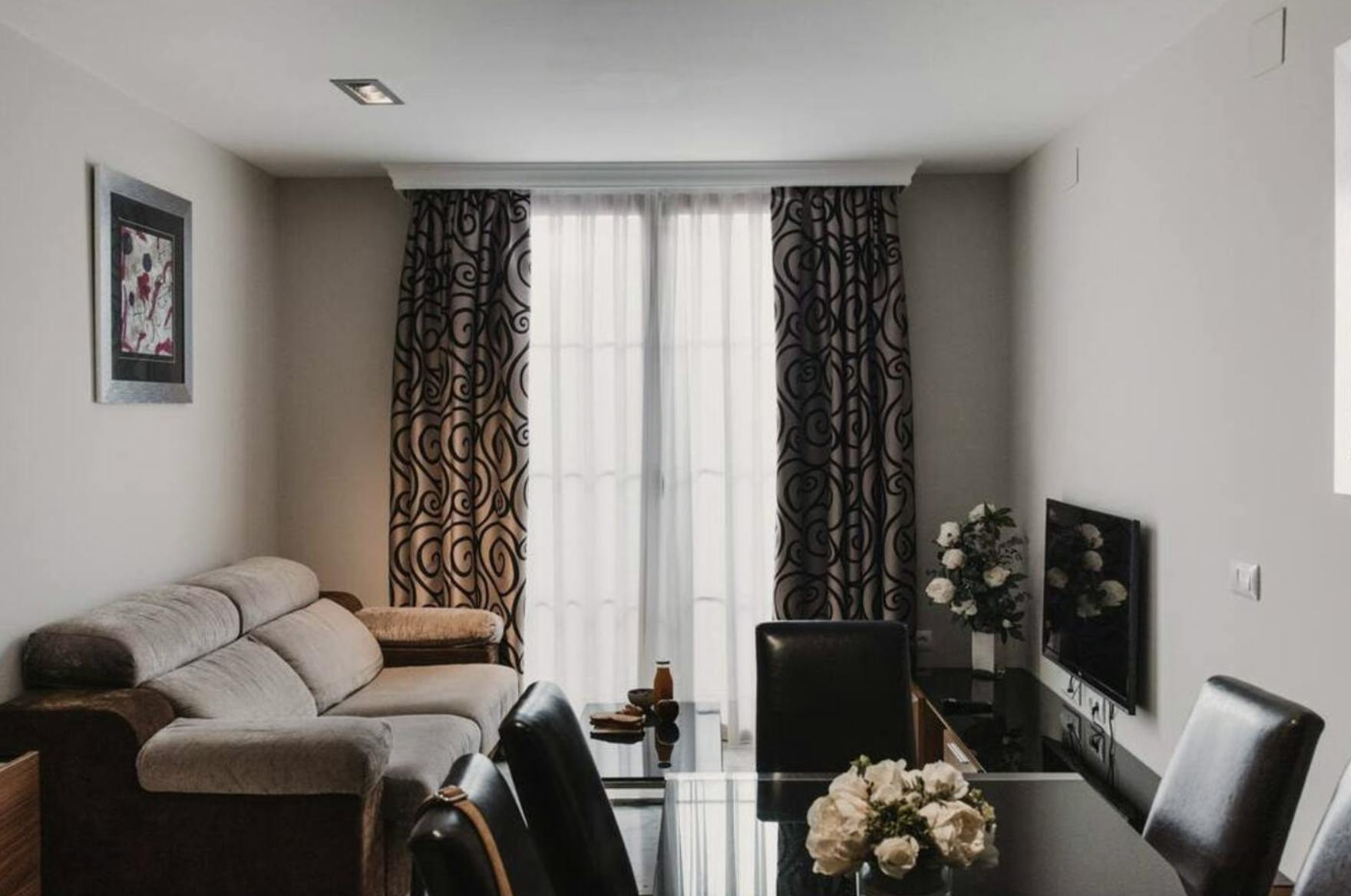 Apartment for rent for €1,900 per month in Valencia, Carrer dels Juristes