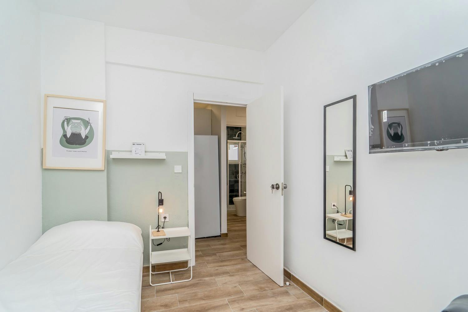 Private room for rent for €305 per month in Valladolid, Calle Cerrada