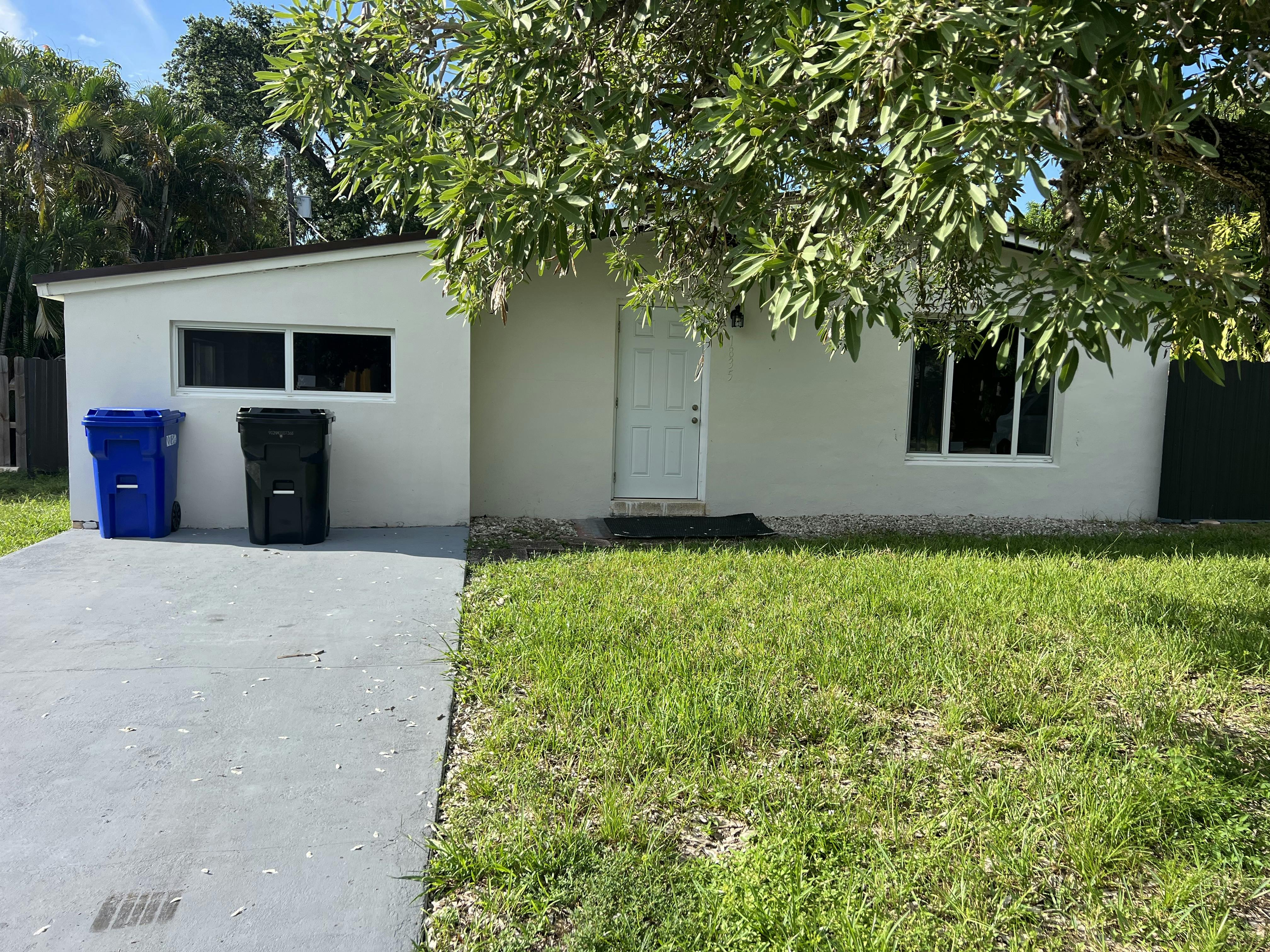 Спільна кімната за оренду для $800 на місяць у North Miami Beach, Northeast 153rd Street