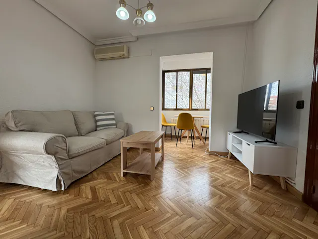 3-Bedroom Apartment in Calle Mariblanca, Madrid (1602050) room image 1