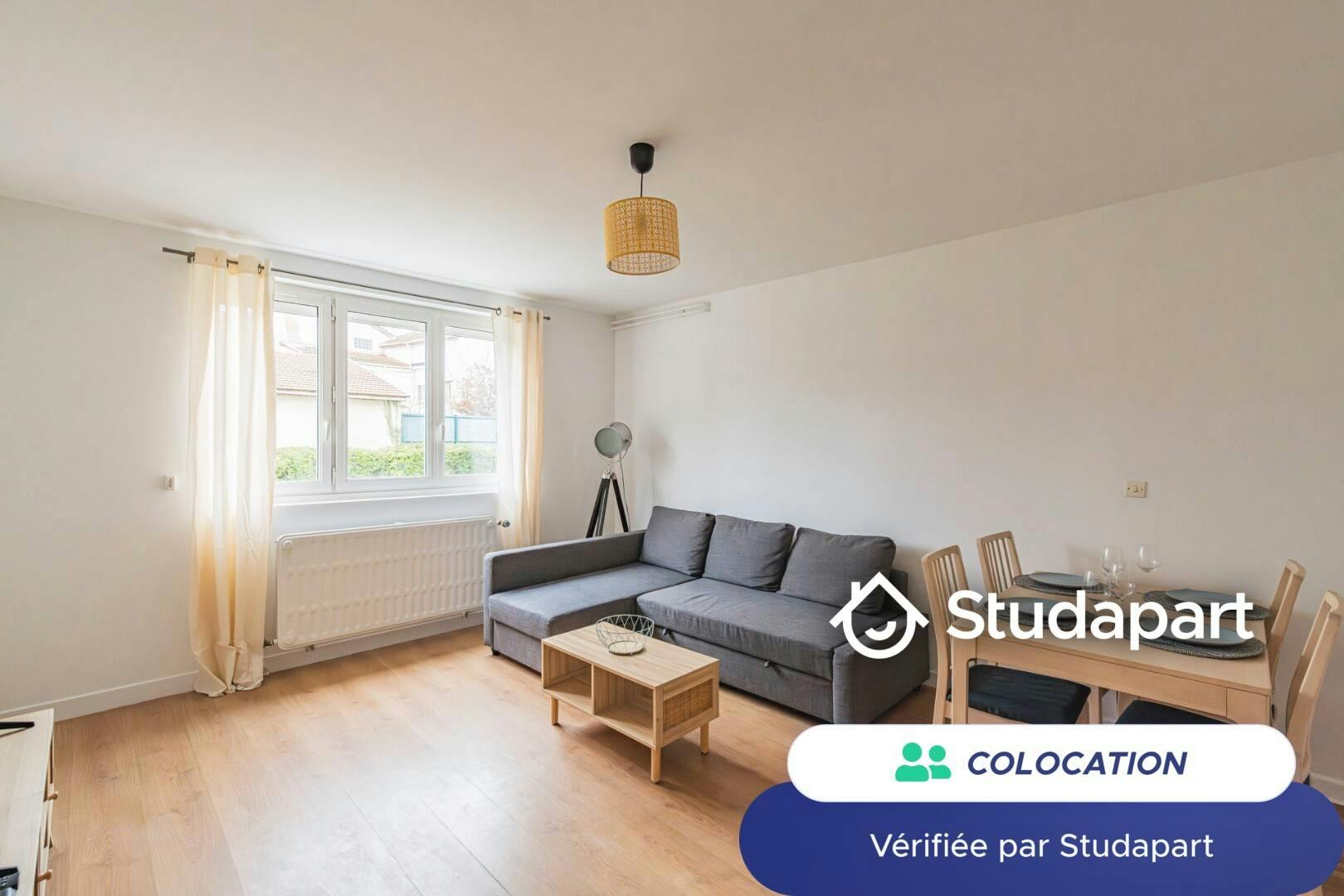 Private room for rent for €490 per month in Reims, Rue du Chalet