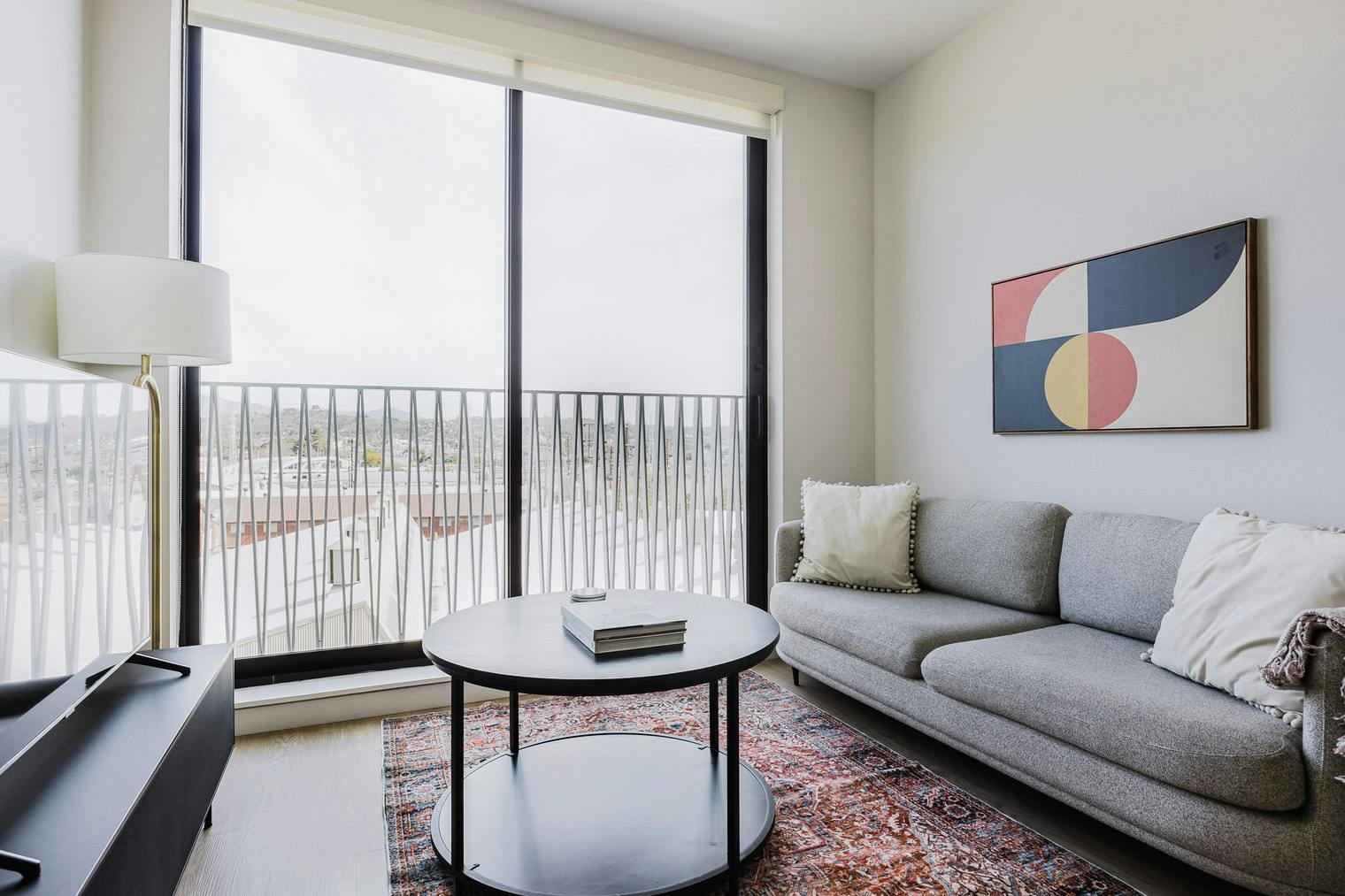 Appartamento in affitto a $2,570 al mese a Los Angeles, Mesnager Street