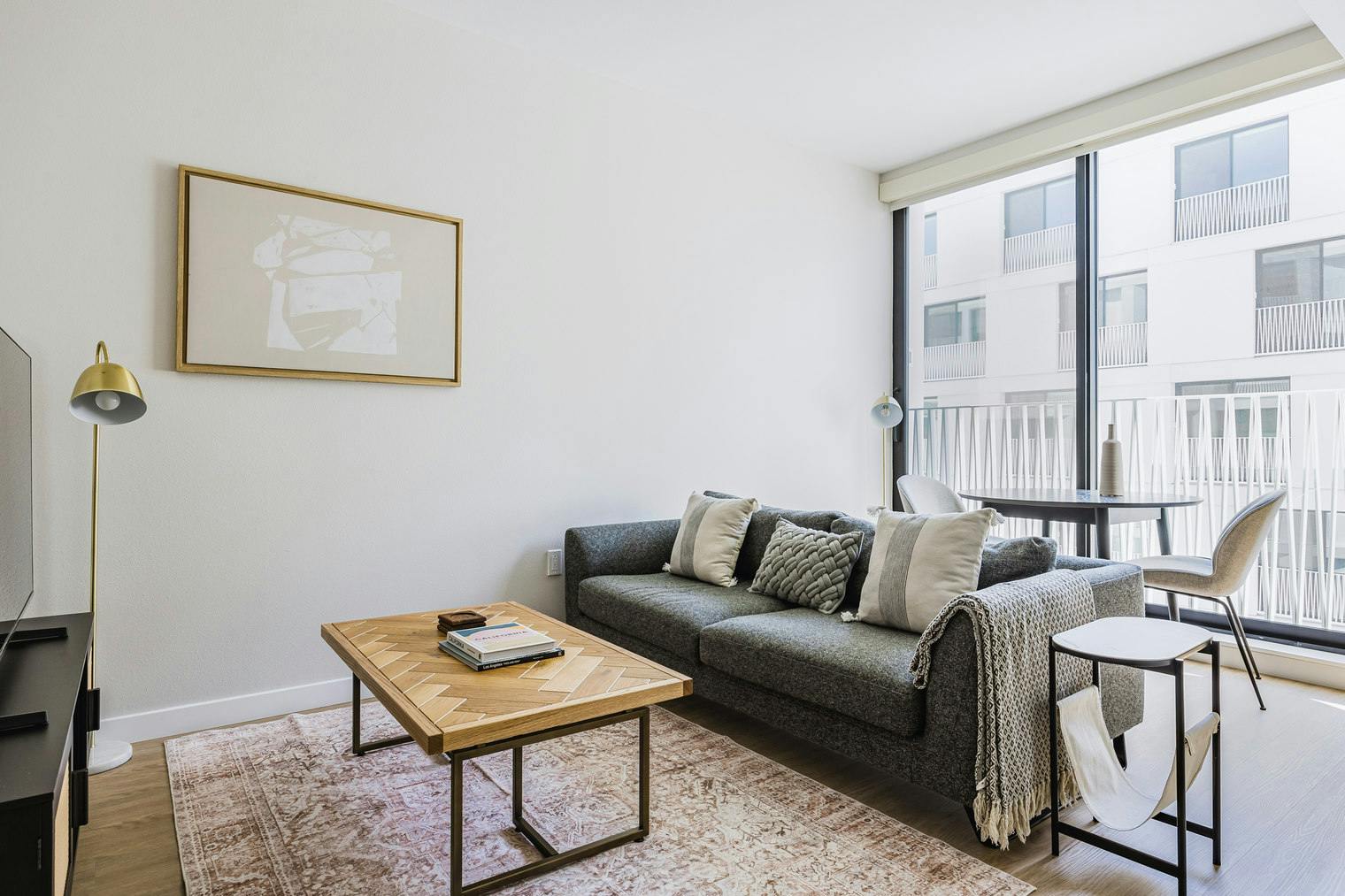 Appartement te huur voor $2,846 per maand in Los Angeles, Mesnager Street