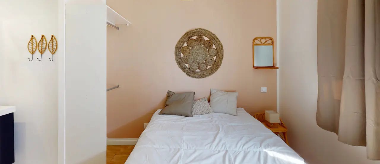 Private room in Rue Louis Blanc, Rouen (1602234) room image 2