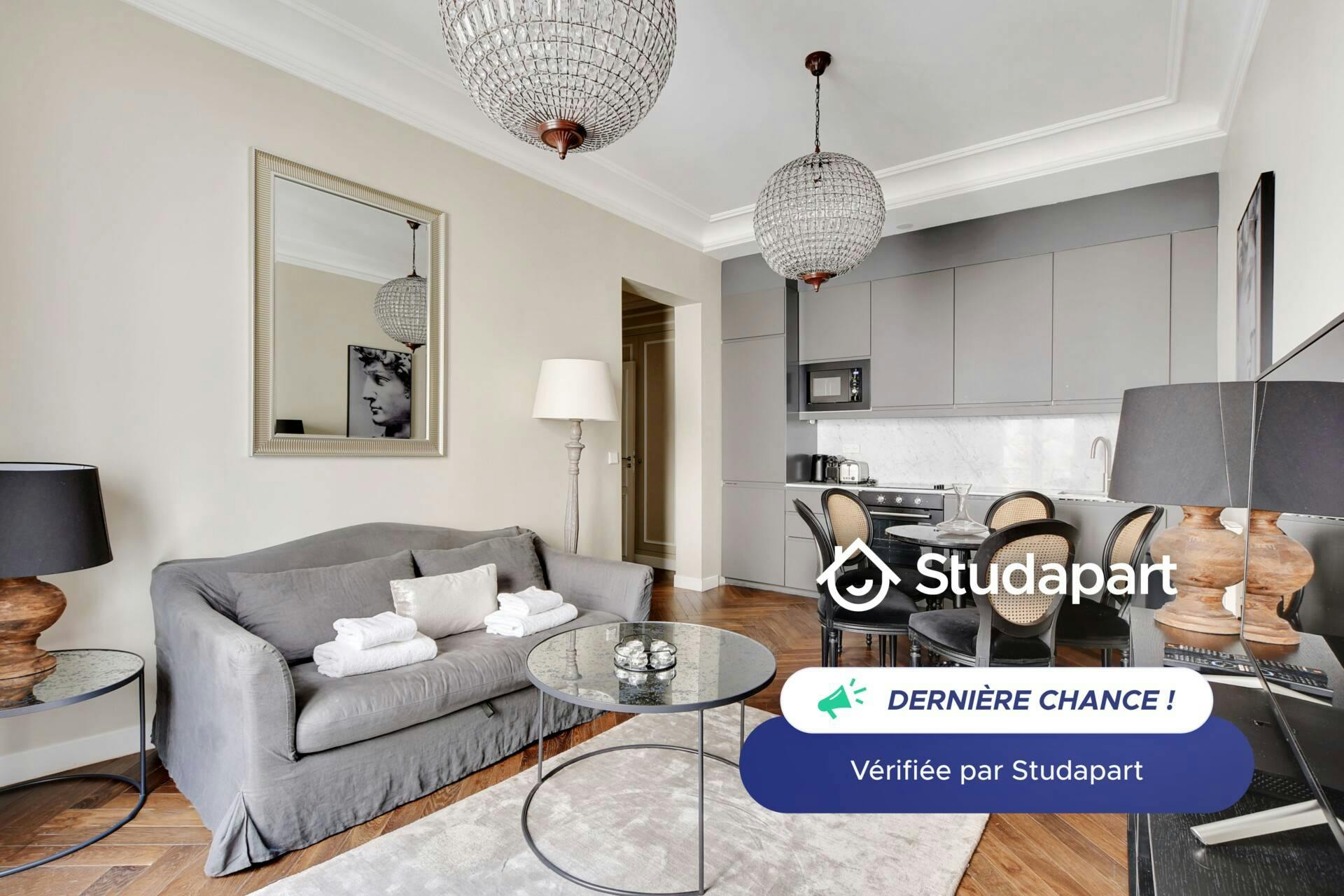 Apartment for rent for €2,830 per month in Paris, Rue de la Pompe