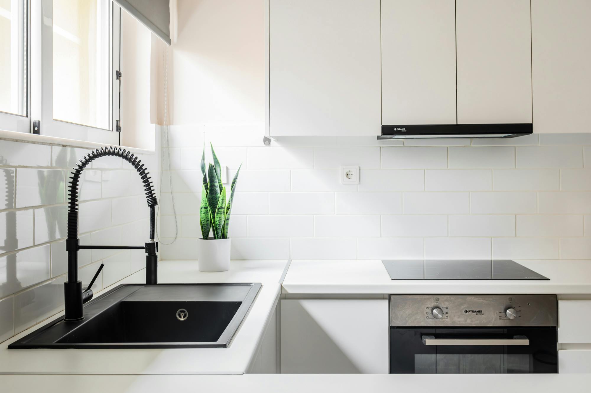 Apartment for rent for €950 per month in Athina, Paggeou