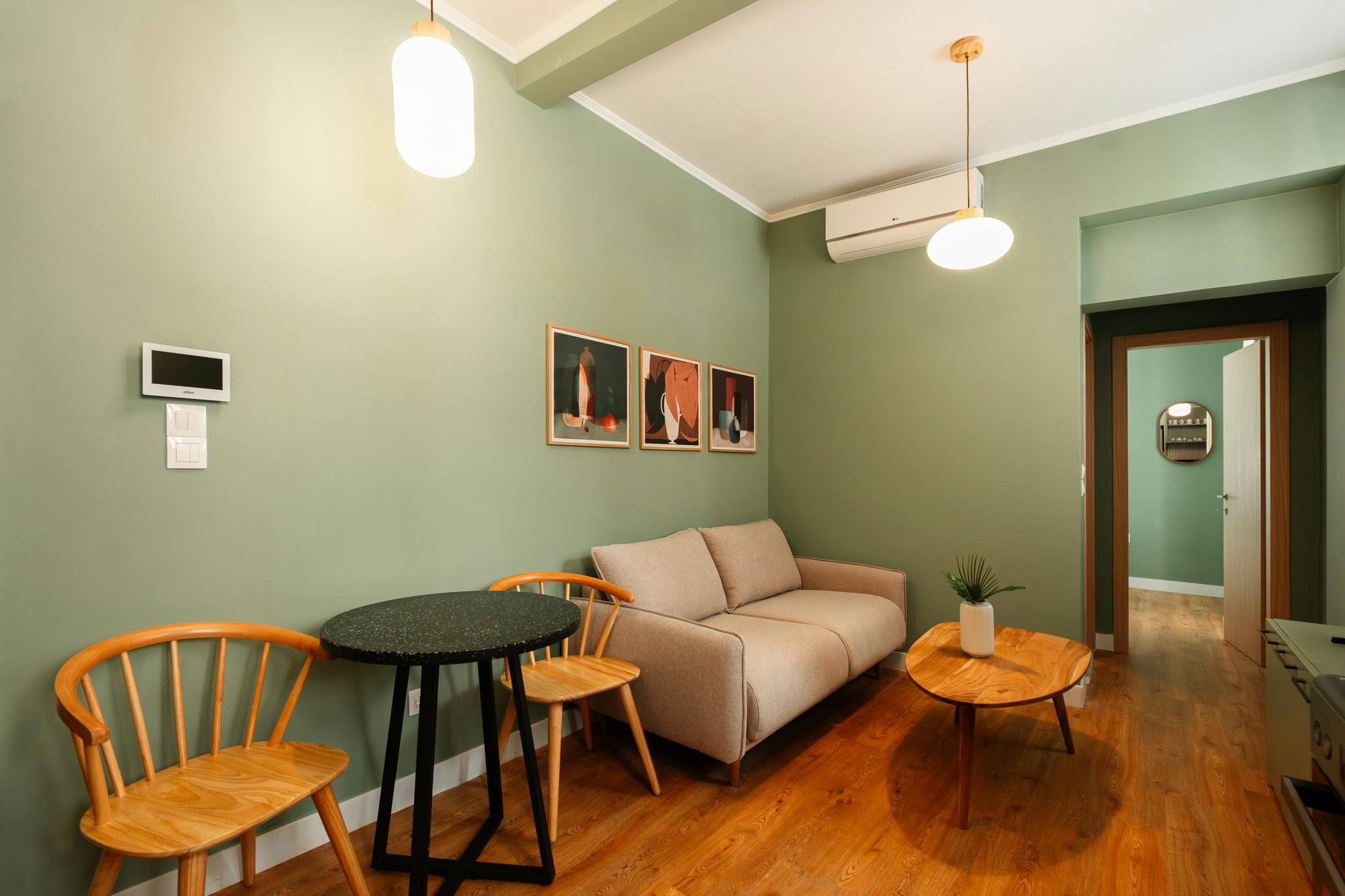 Apartment for rent for €1,250 per month in Athina, Empedokleous