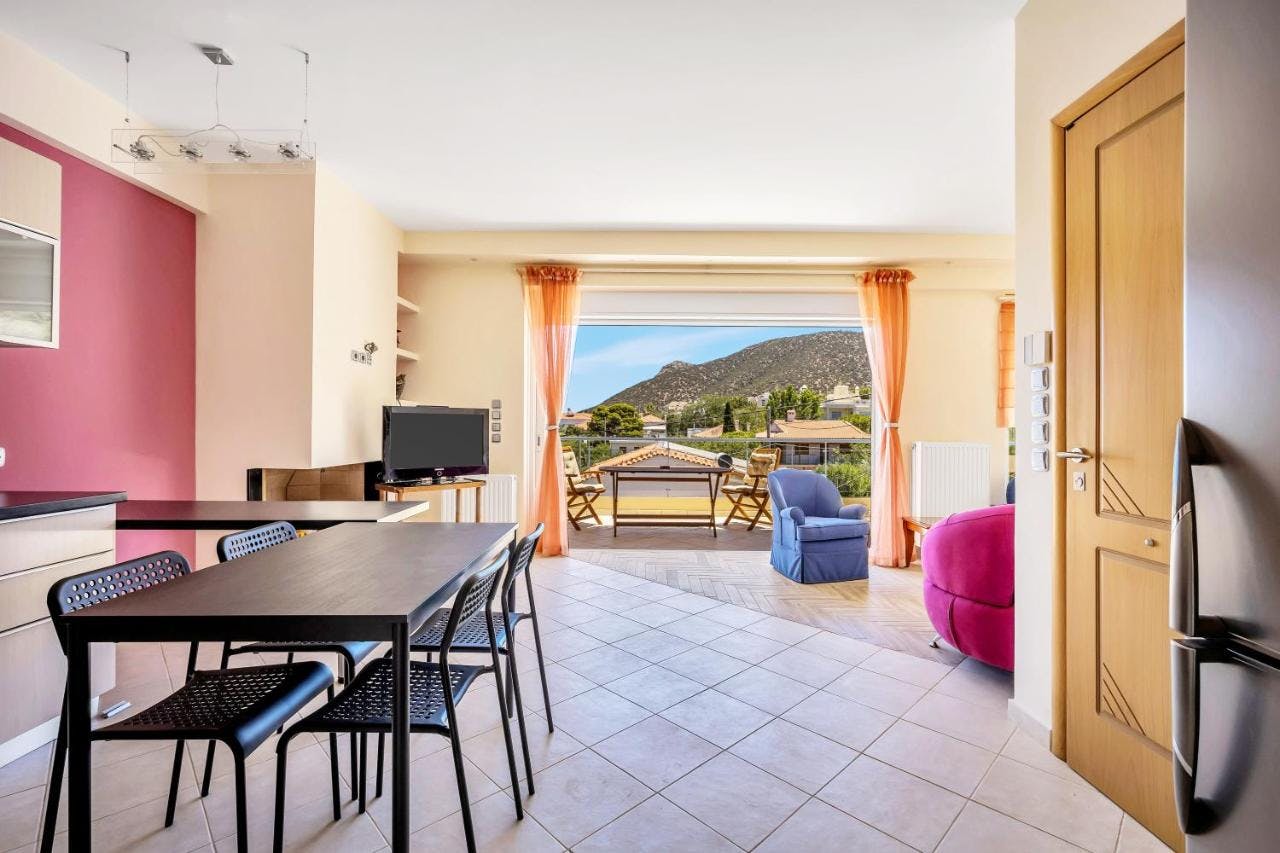 Appartement à louer pour 1 000 €/mois à Limín Mesoyaías, Sikias