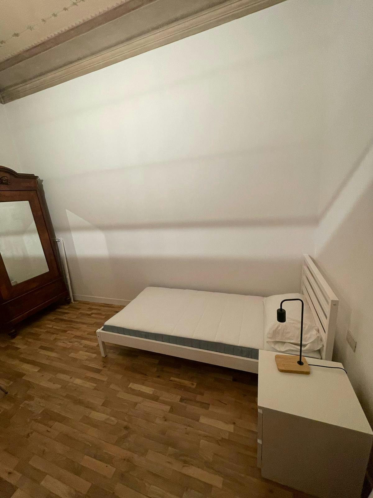 Single room Florence, 1 bed, 16m² — photo 2