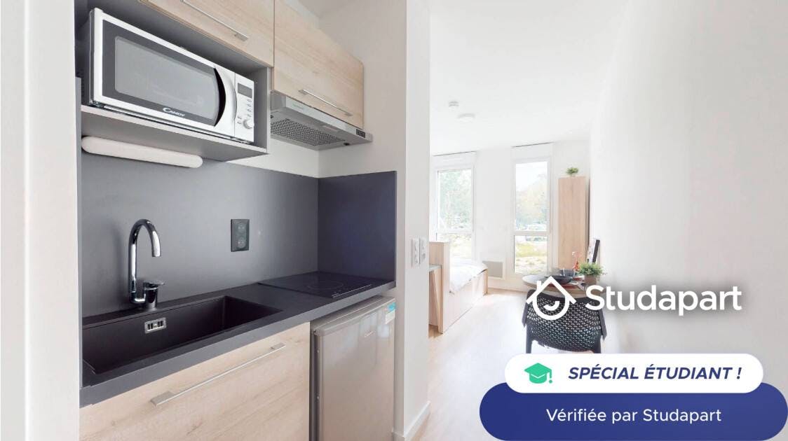 Private room for rent for €571 per month in Le Mans, Rue Coeffort