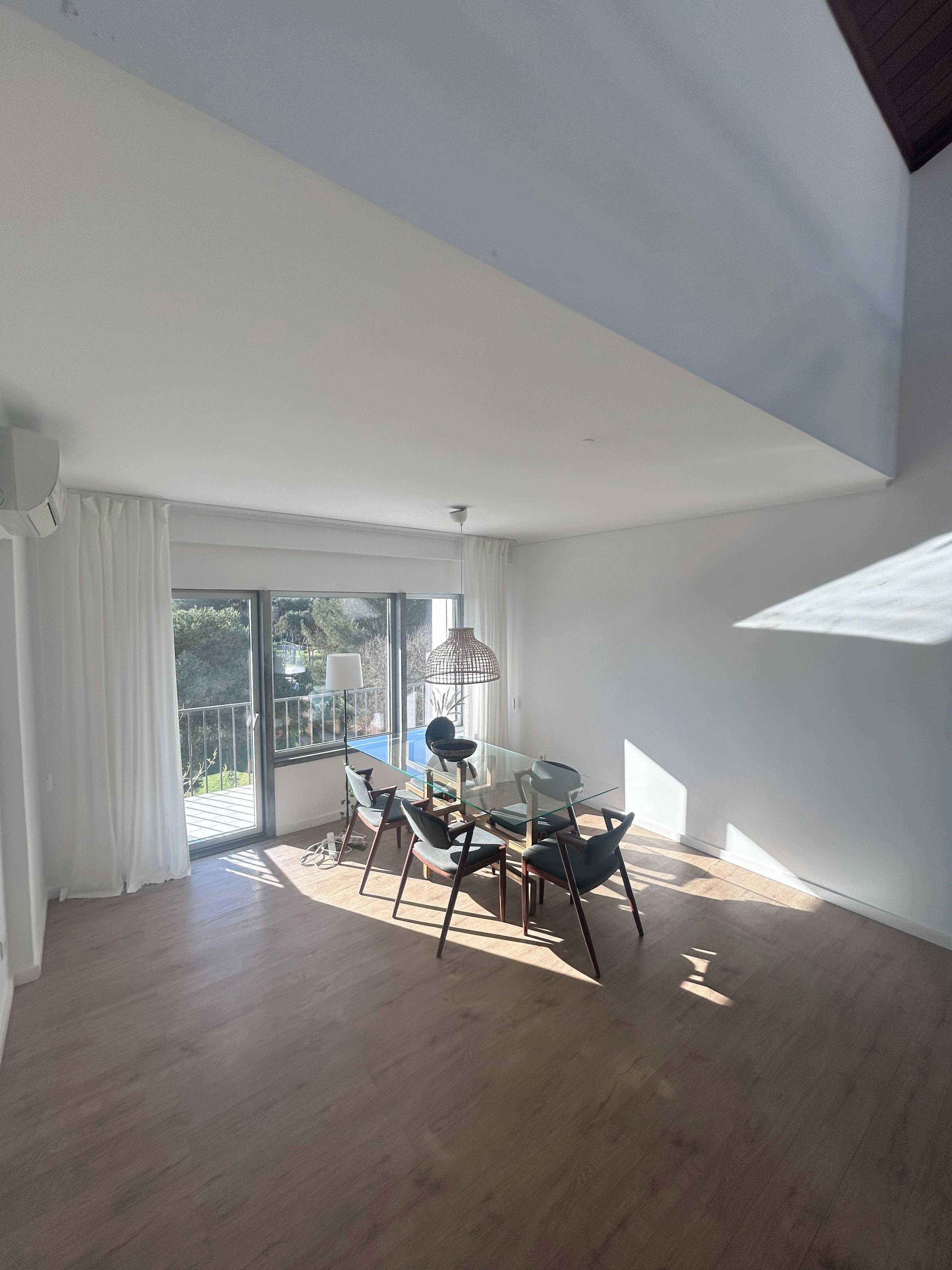 Rua Bartolomeu Dias, Carcavelos preview