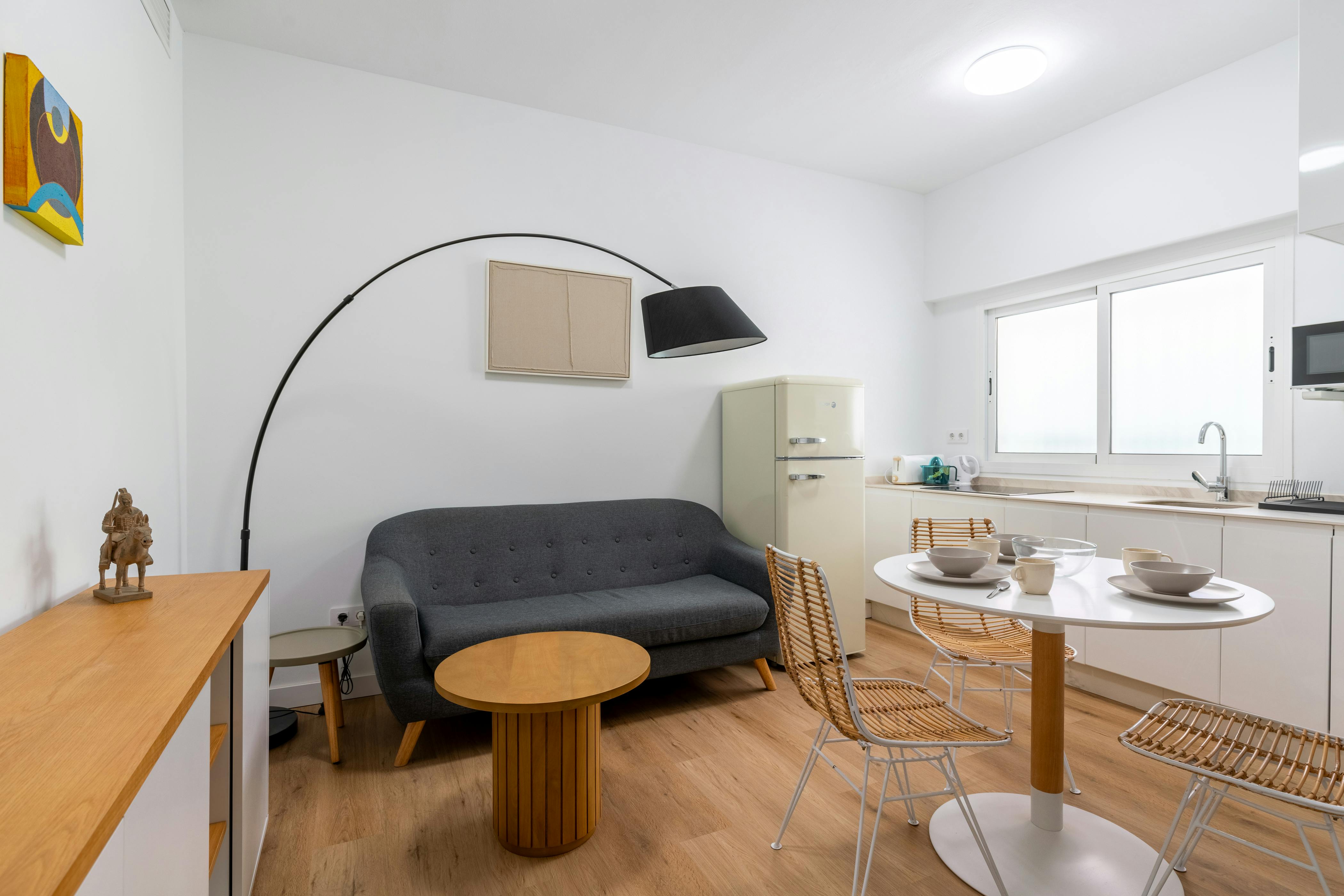 Lägenhet att hyra för 69 € i månaden i Sevilla, Calle Alfonso XII