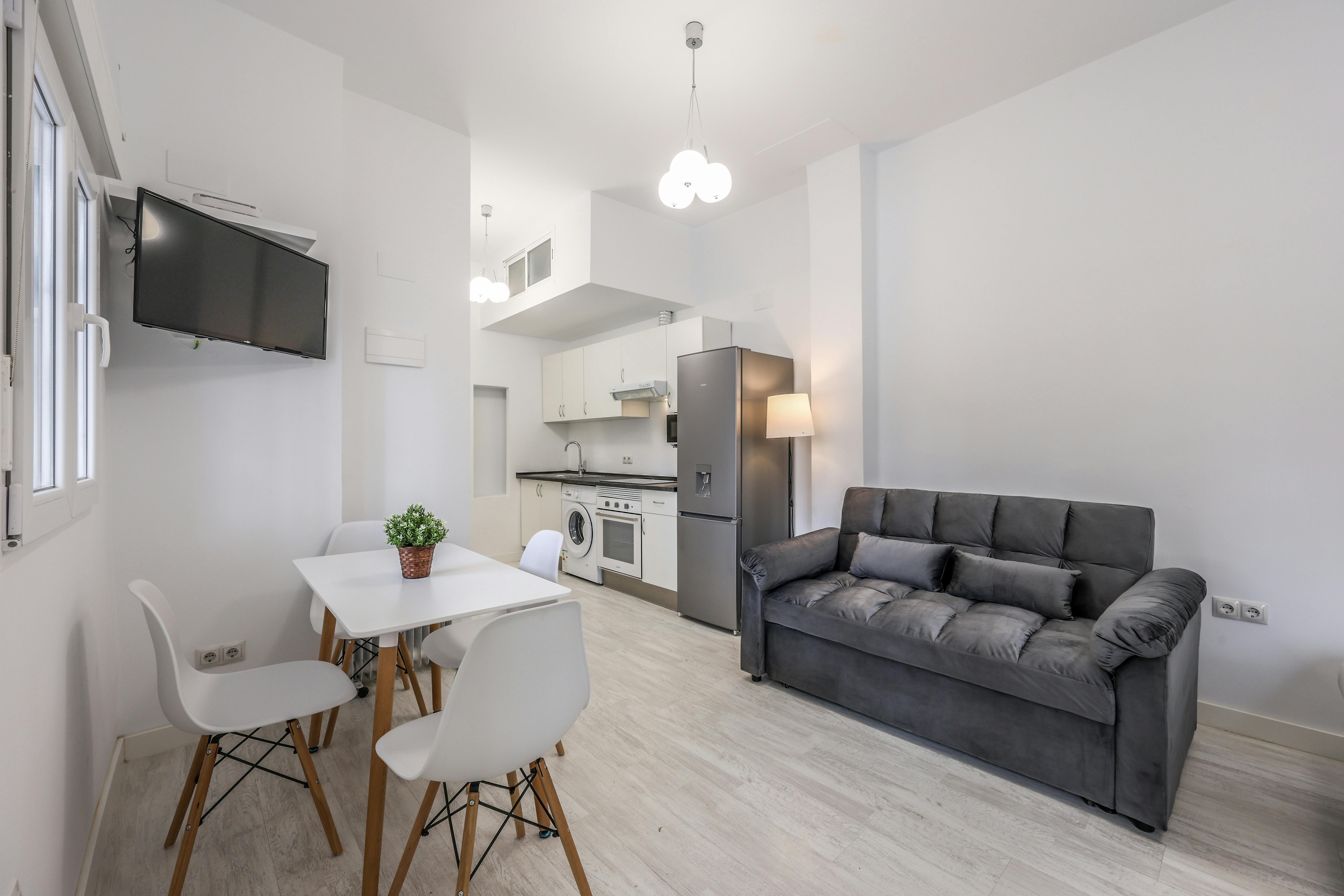 Studio te huur voor € 1.500 per maand in Madrid, Plaza Chozas de Canales