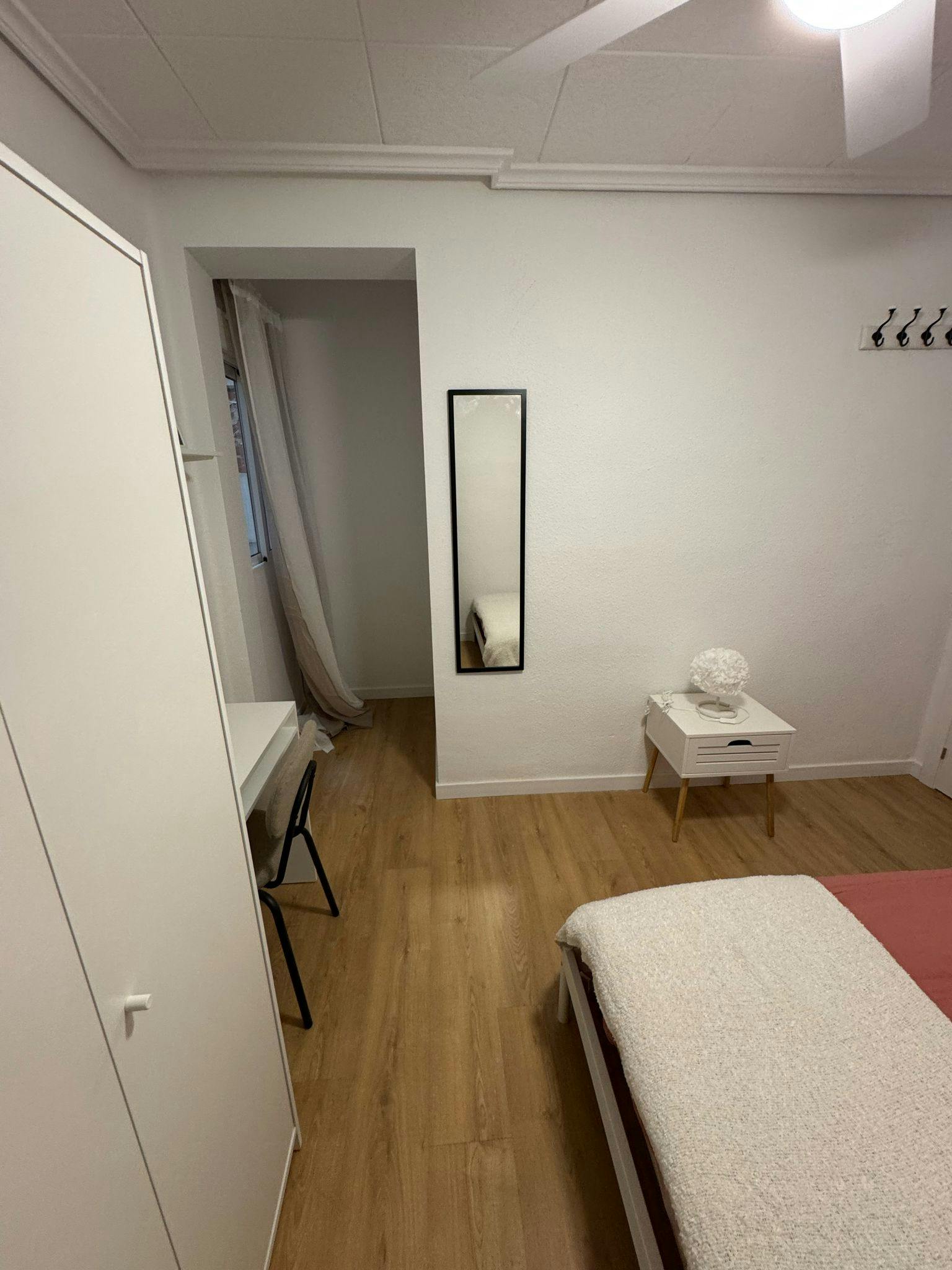 Apartment Xirivella, 1 bed, 6m² — photo 2