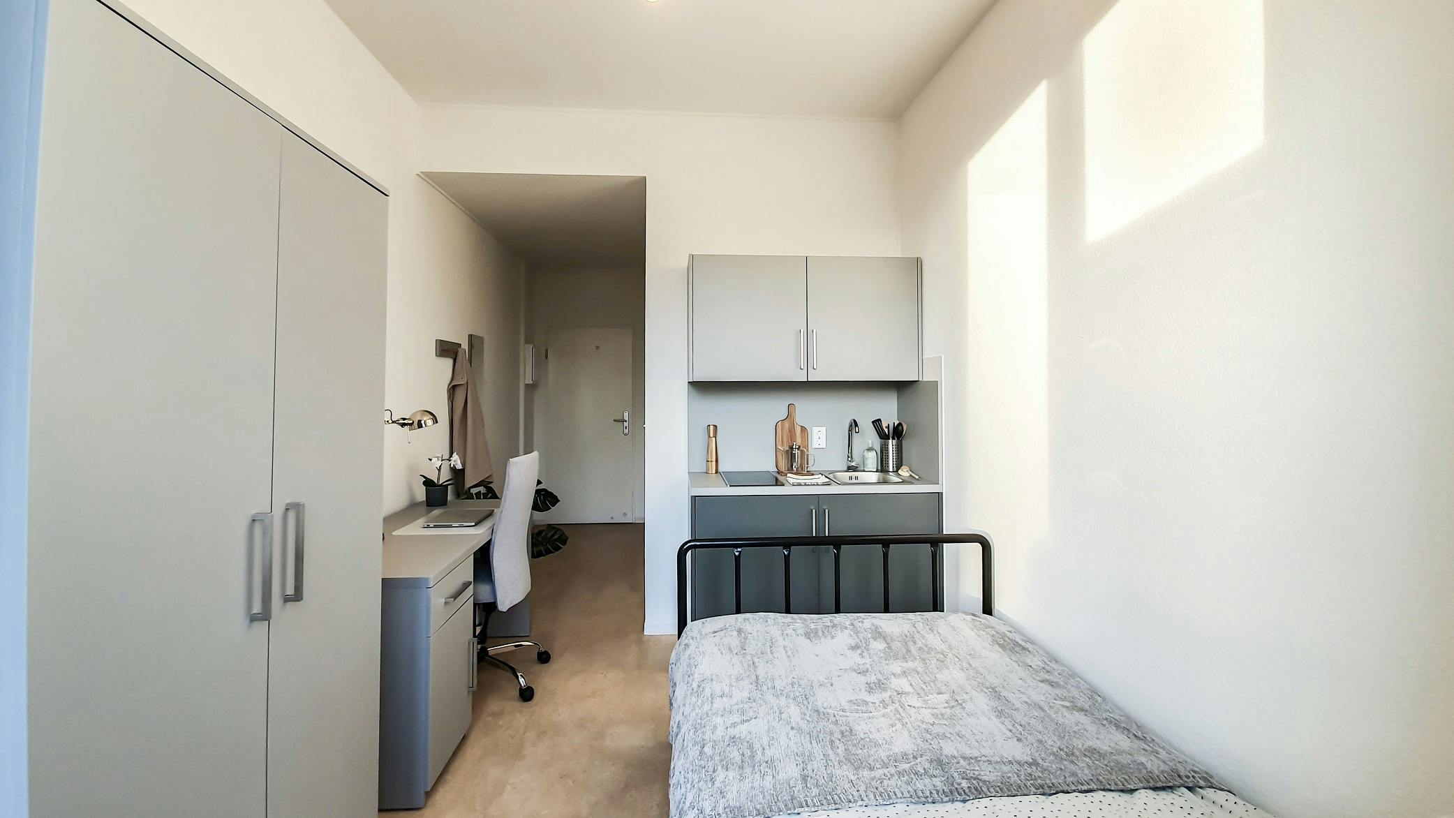 Studio te huur voor € 639 per maand in Dresden, Güntzstraße
