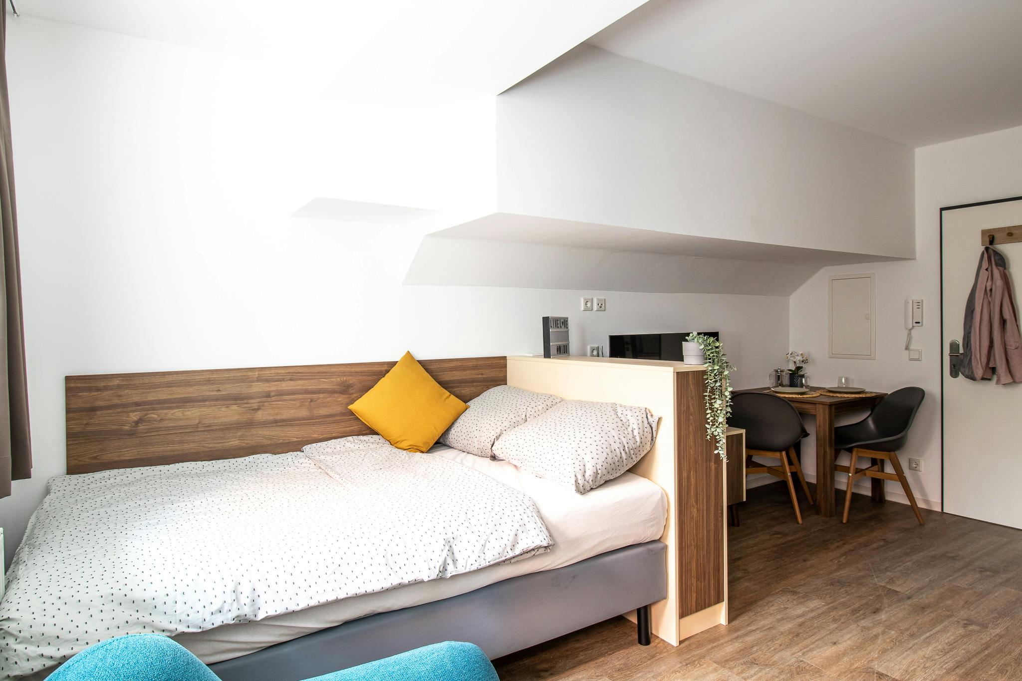 Kawalerka do wynajęcia za 879 € miesięcznie w mieście Dresden, Güntzstraße