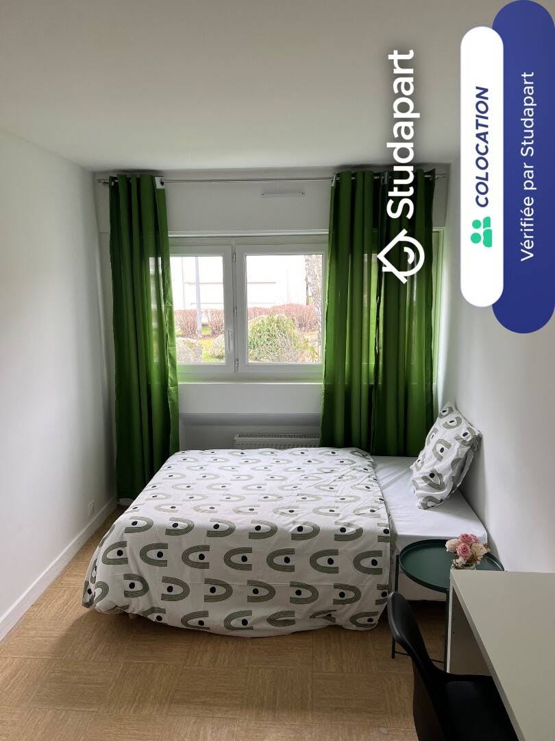 Chambre privée à louer pour 560 €/mois à Meaux, Square Condillac