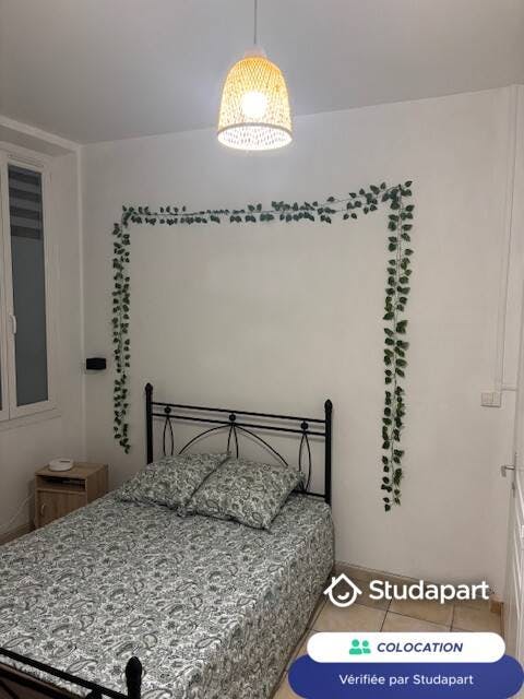 Private room for rent for €400 per month in Toulon, Avenue Emile Barla