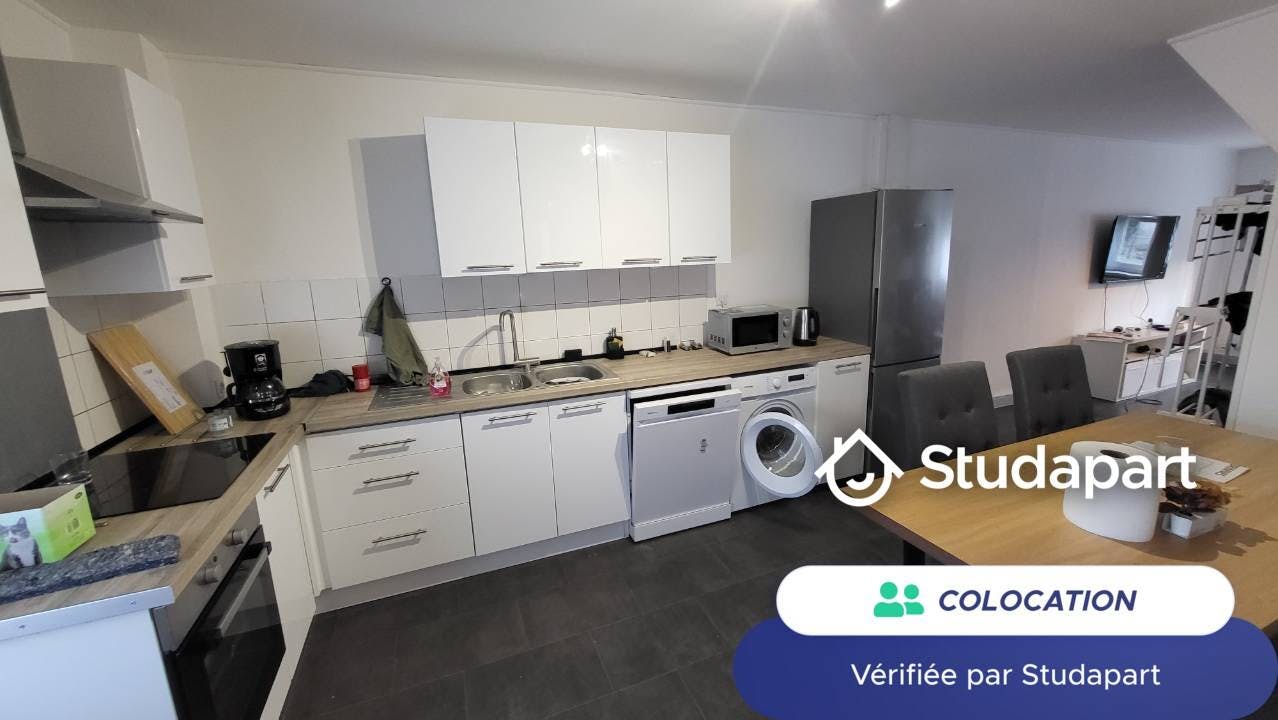 Private room for rent for €440 per month in Croix, Rue Kléber