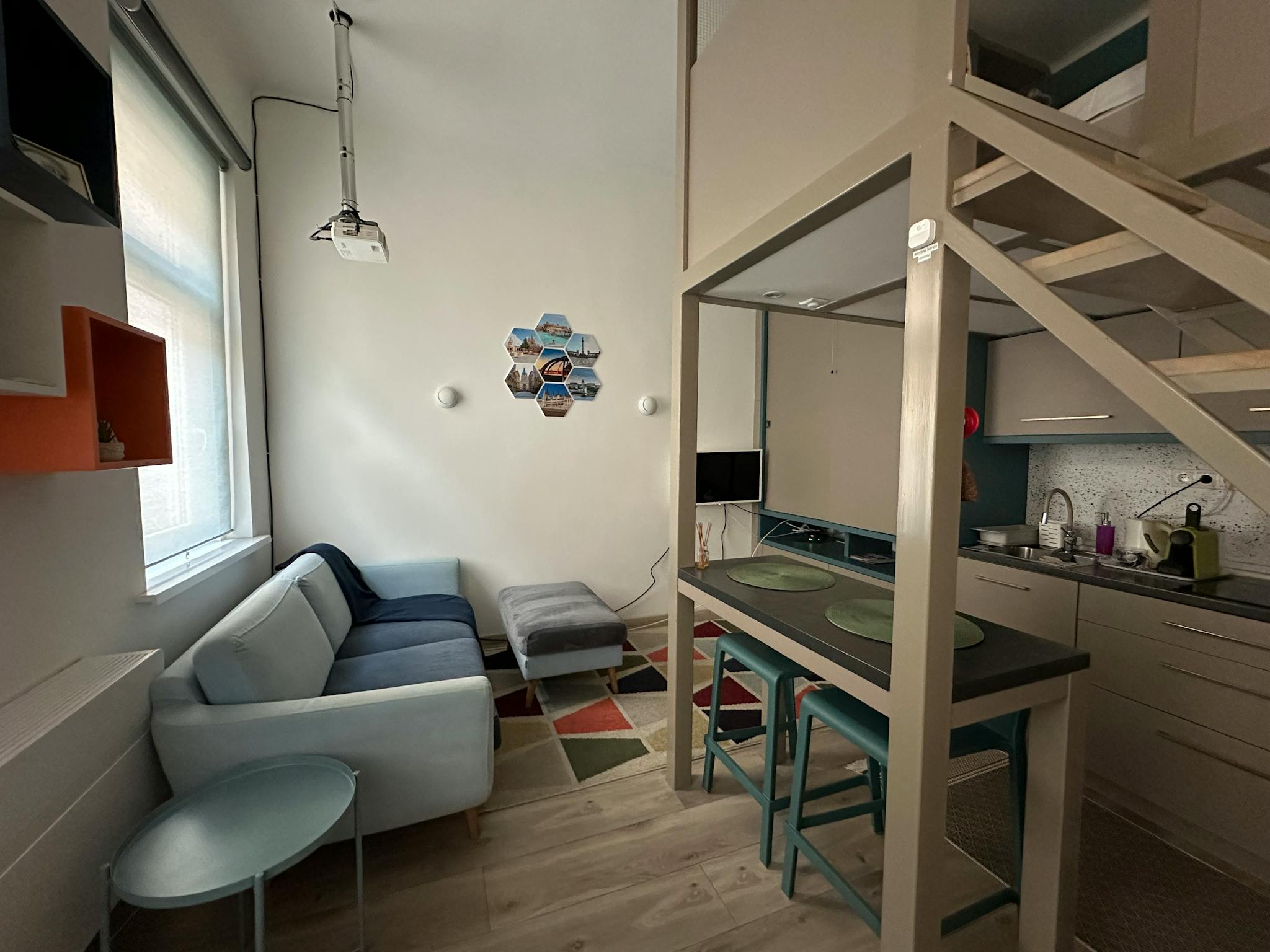 Semmelweis utca, Budapest preview