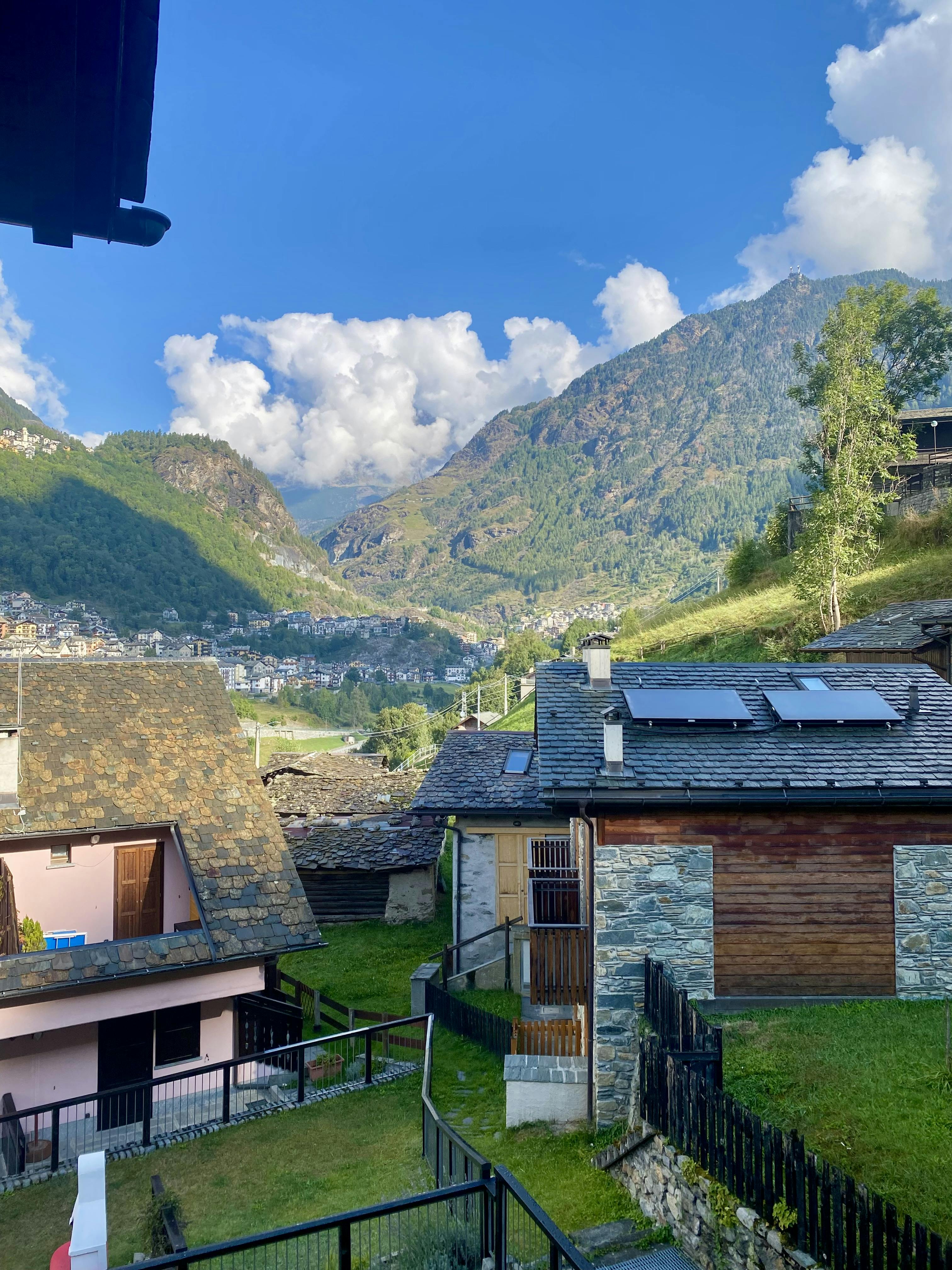 公寓 正在以 €1,500 的月租出租，其位于 Caspoggio, Via Albertazzi