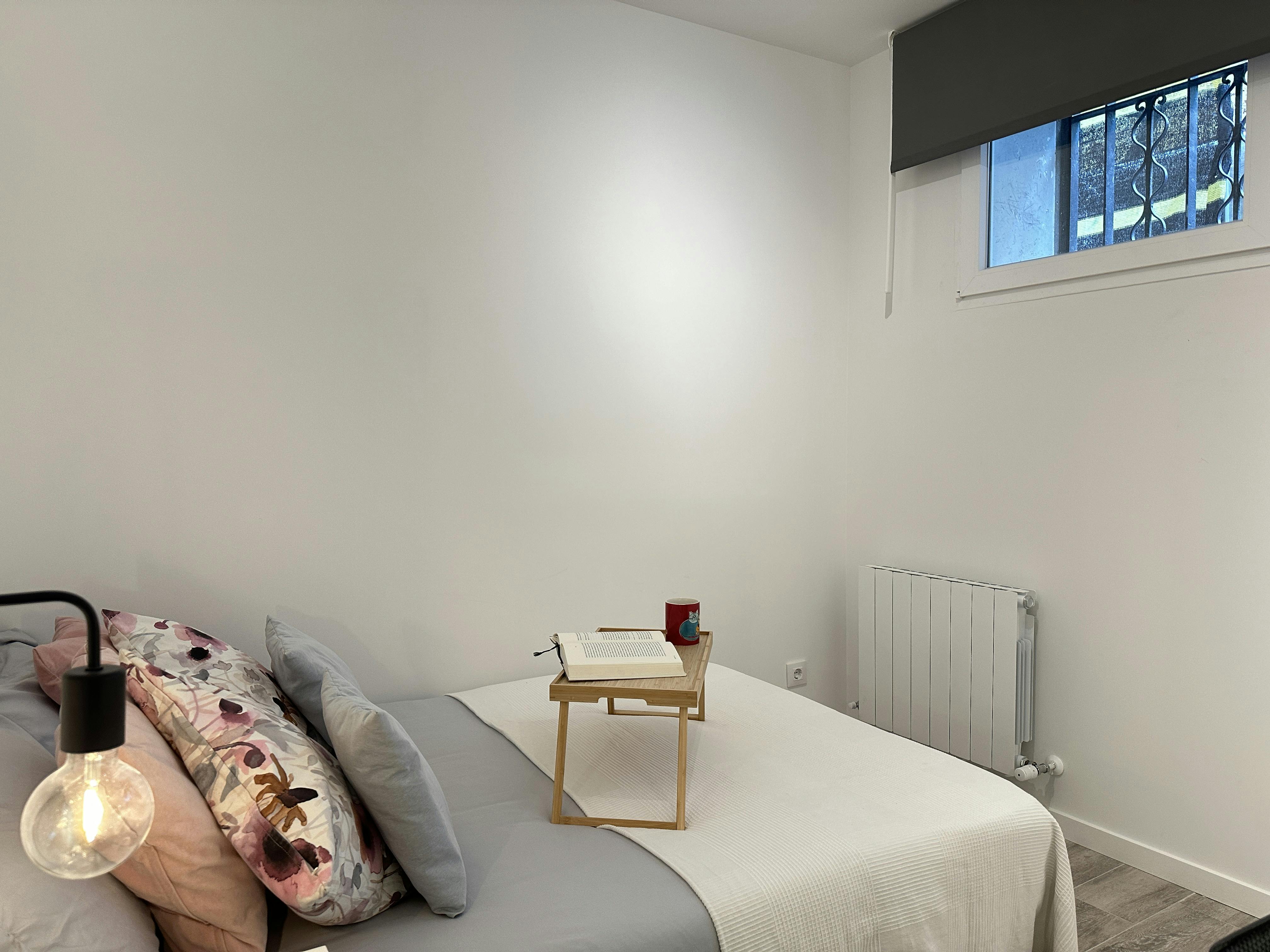 Private room for rent for €775 per month in Madrid, Calle del Jardín de San Federico