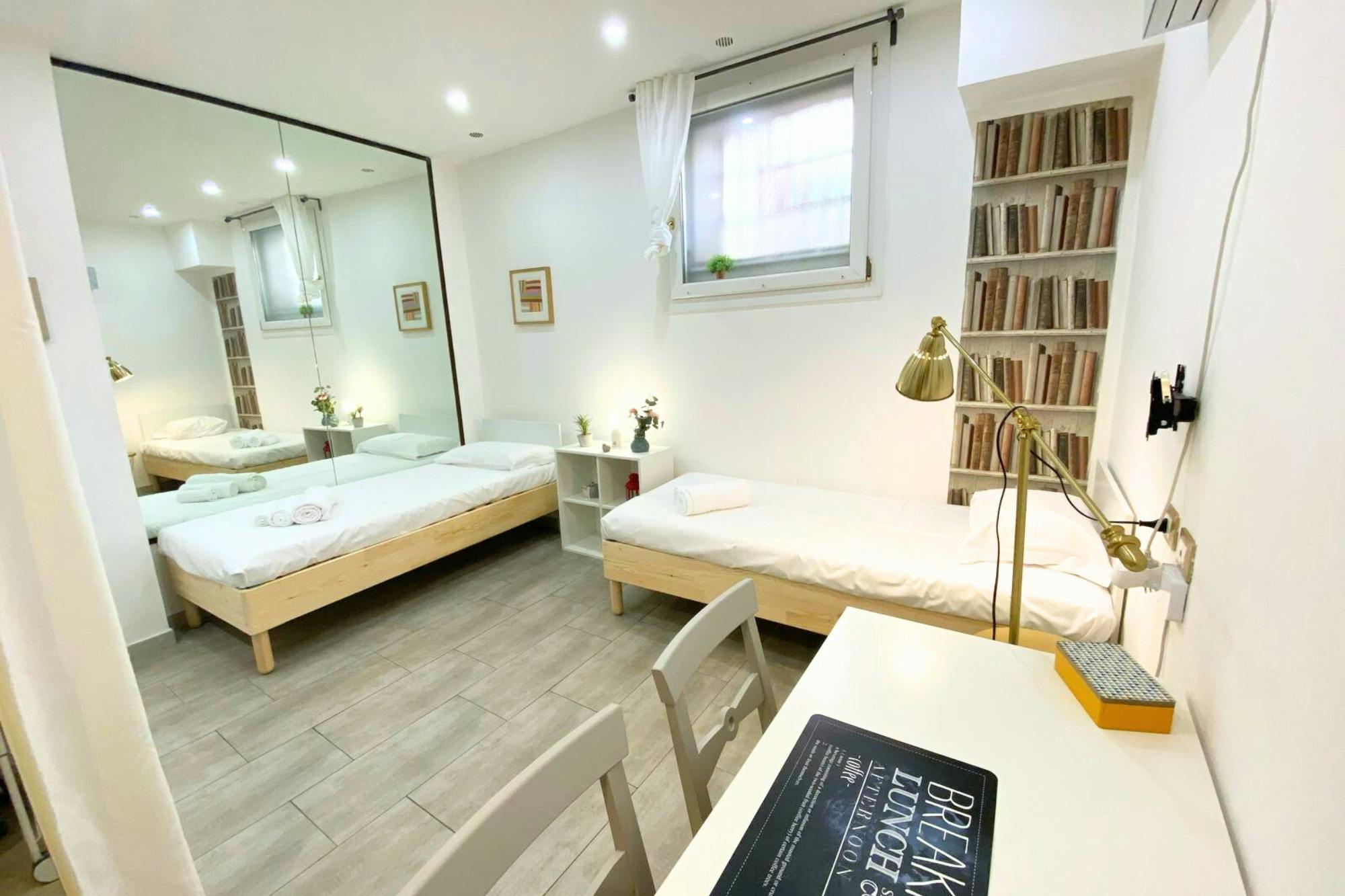 Studio for rent for €1,250 per month in Bologna, Via Frassinago