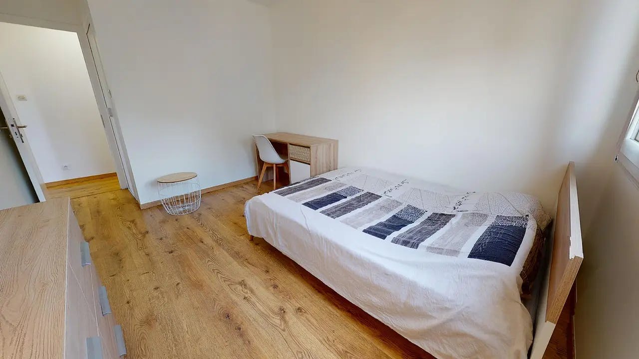 Privé kamer te huur voor € 550 per maand in Saint-Priest, Rue Maréchal Leclerc