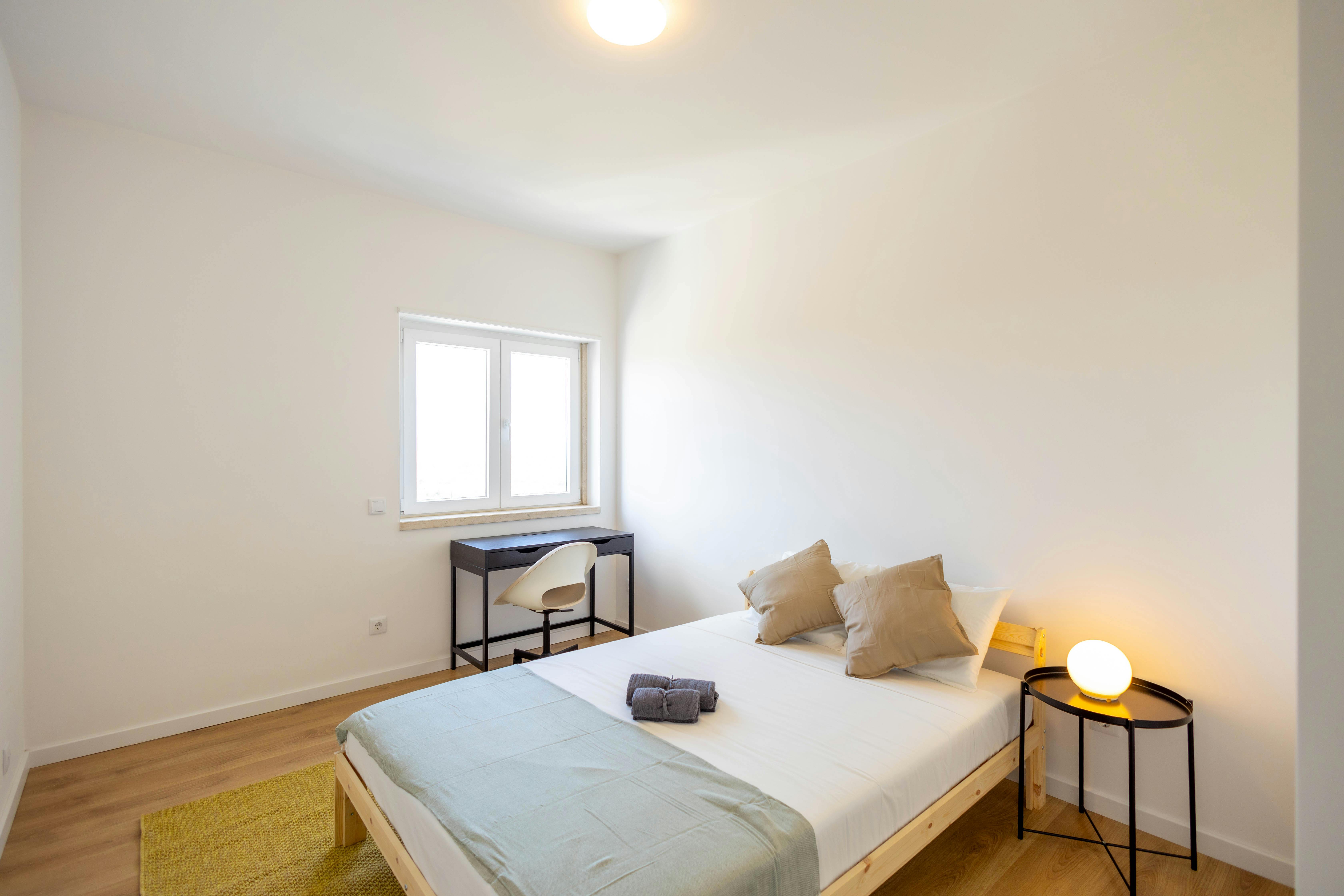 Rua Sarmento de Beires, Lisbon preview