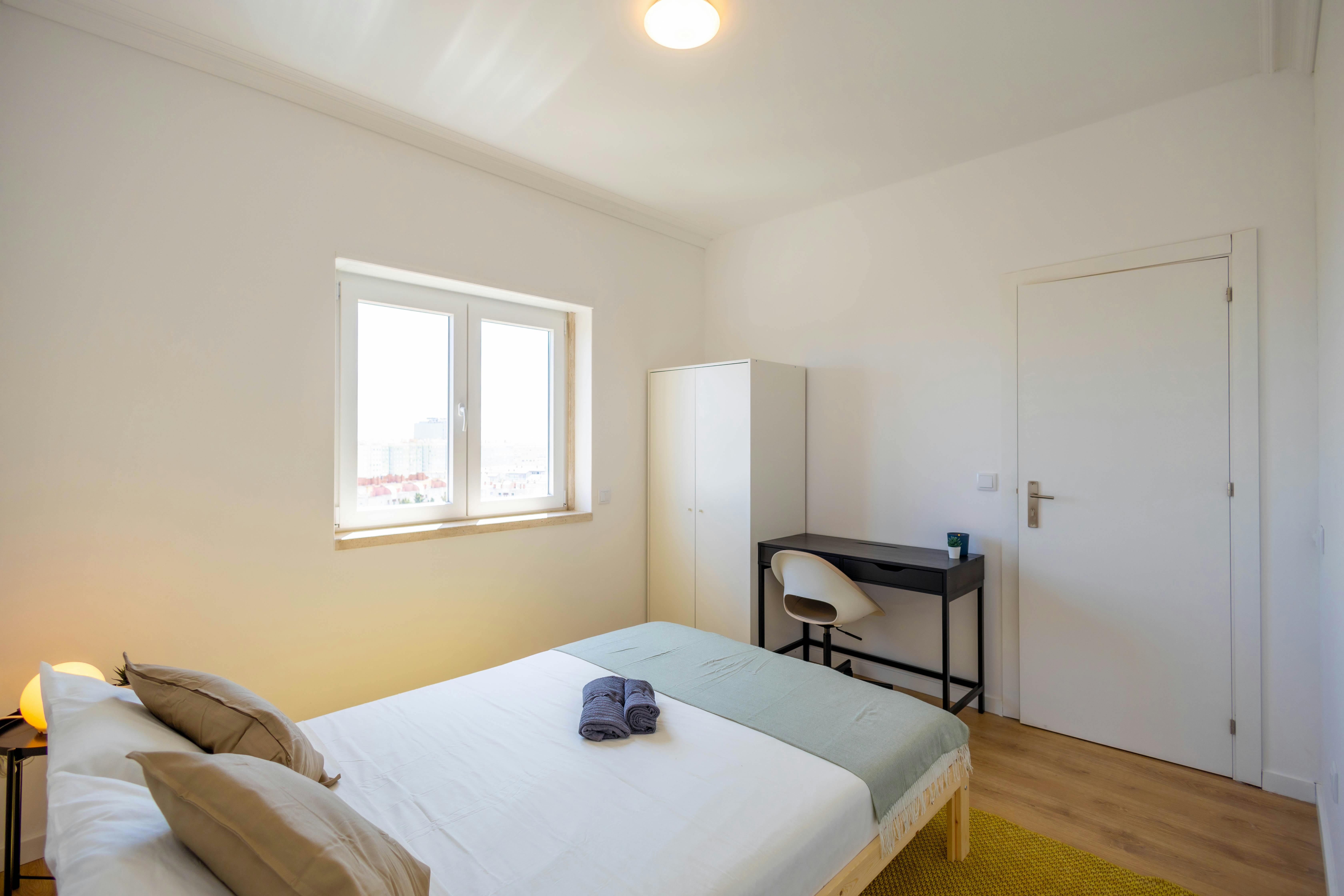 Rua Sarmento de Beires, Lisbon preview